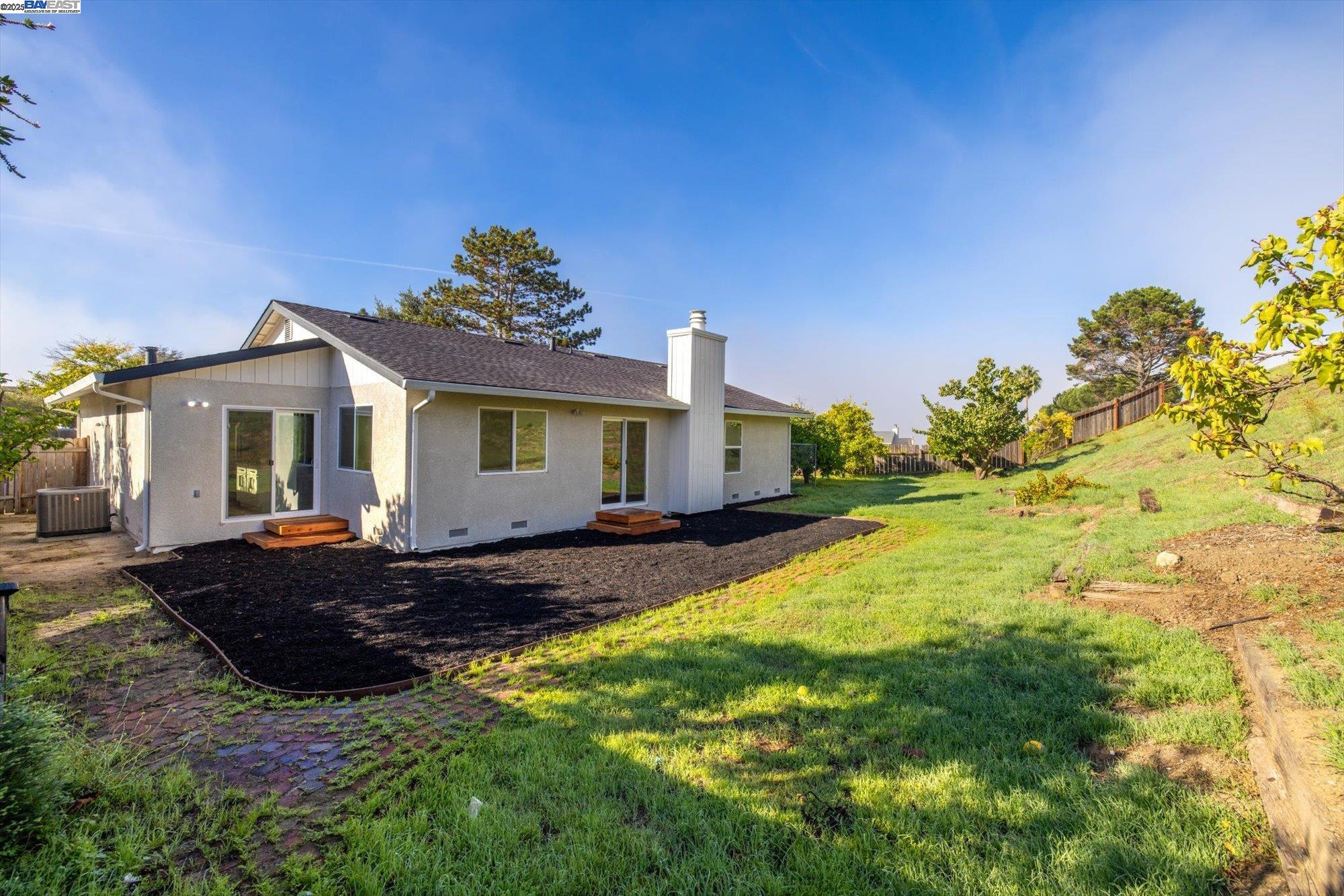 Detail Gallery Image 38 of 57 For 109 Bellflower Ct, Hercules,  CA 94547 - 3 Beds | 2 Baths