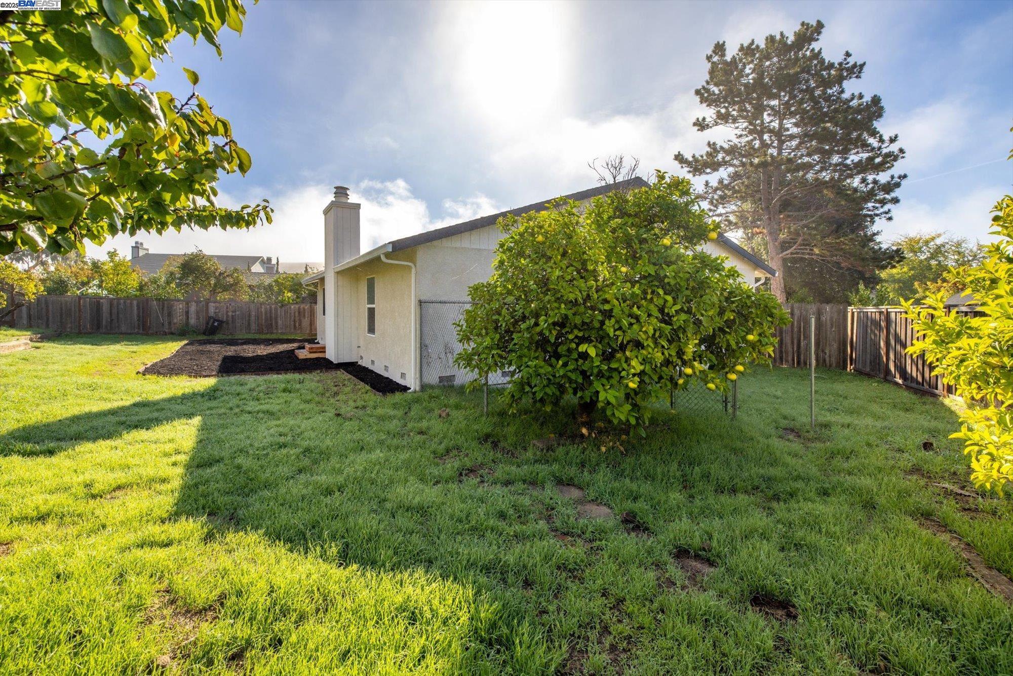 Detail Gallery Image 41 of 57 For 109 Bellflower Ct, Hercules,  CA 94547 - 3 Beds | 2 Baths