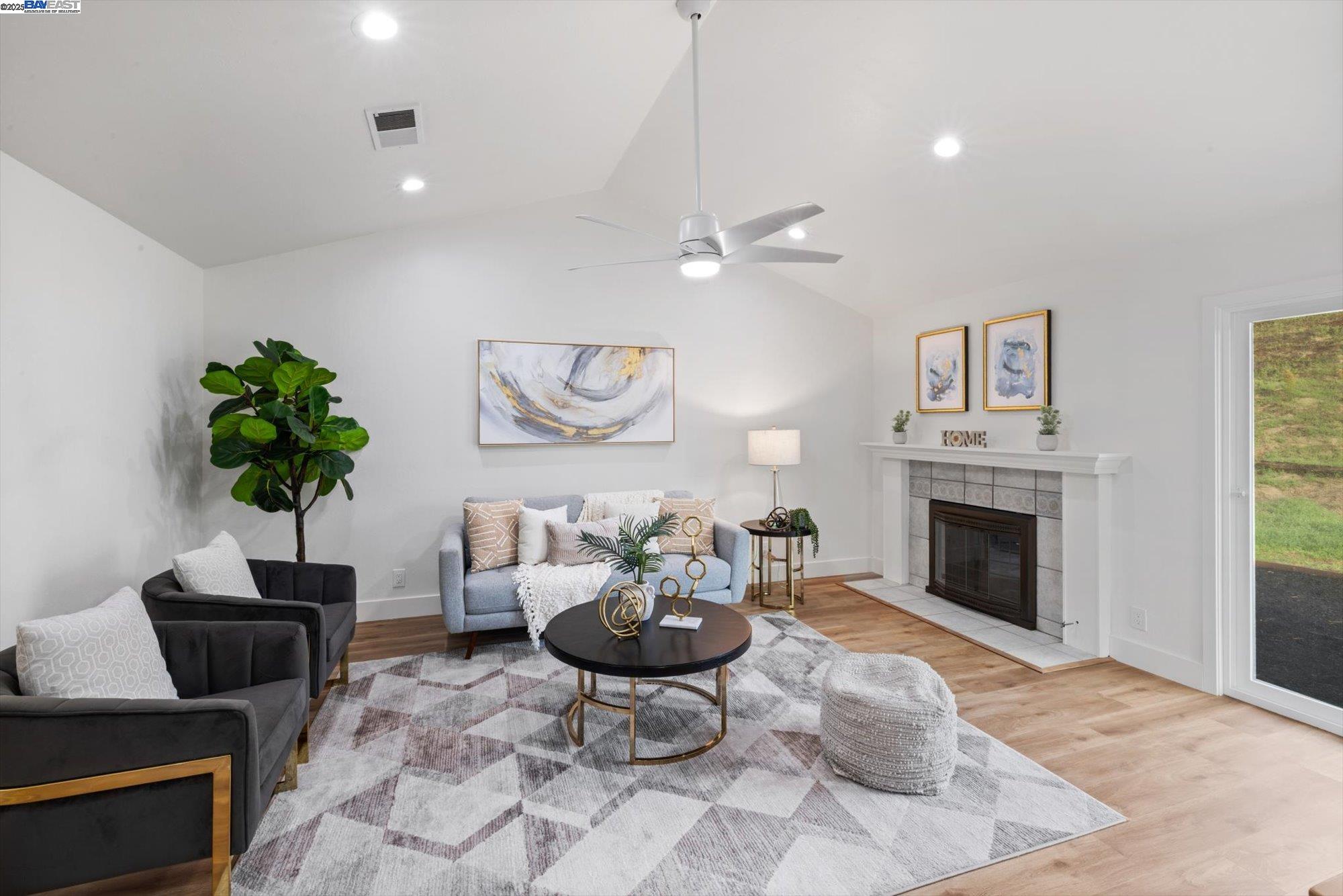 Detail Gallery Image 7 of 57 For 109 Bellflower Ct, Hercules,  CA 94547 - 3 Beds | 2 Baths