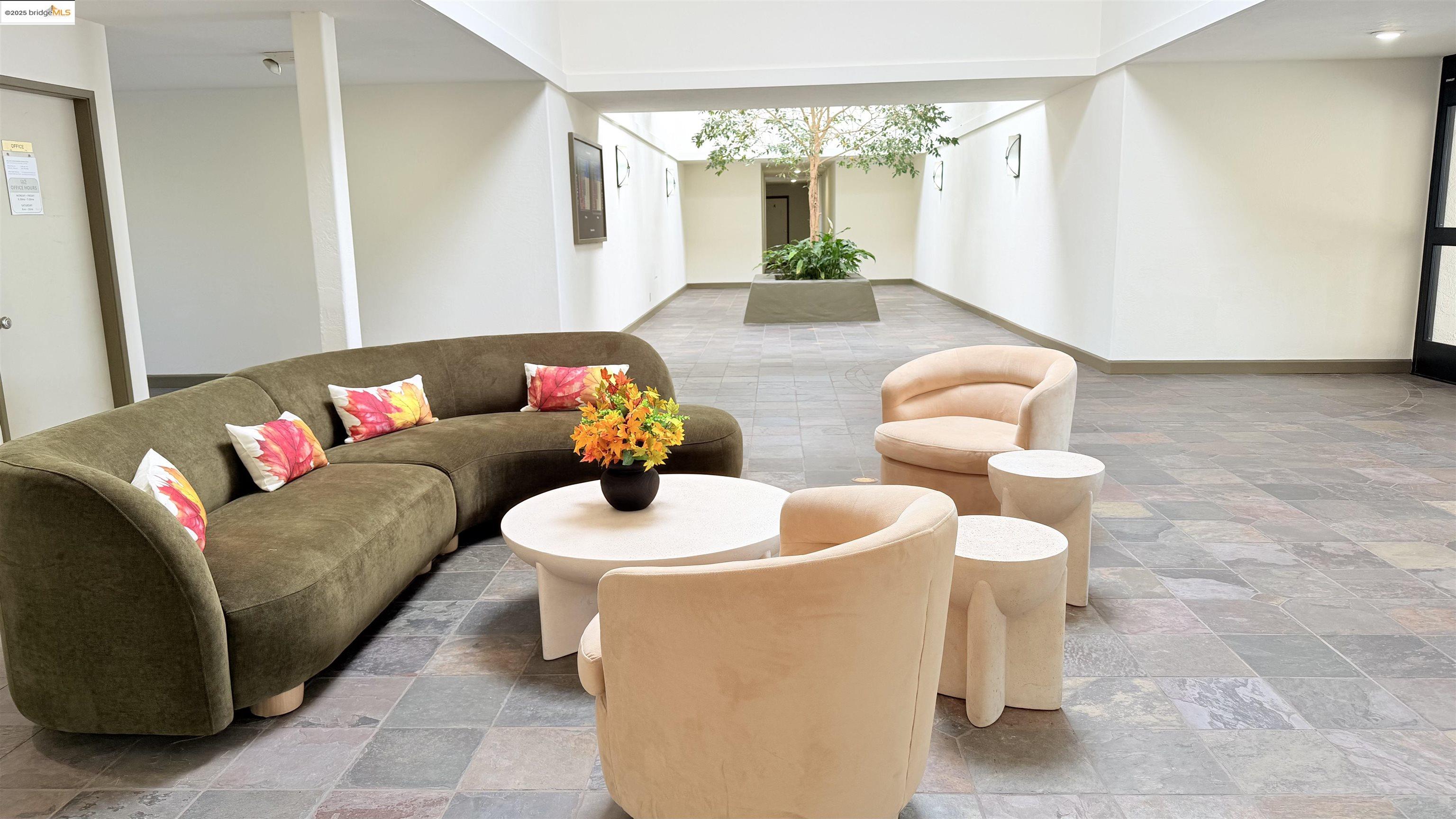 Detail Gallery Image 6 of 34 For 2101 Shoreline Drive #265,  Alameda,  CA 94501 - 2 Beds | 1/1 Baths