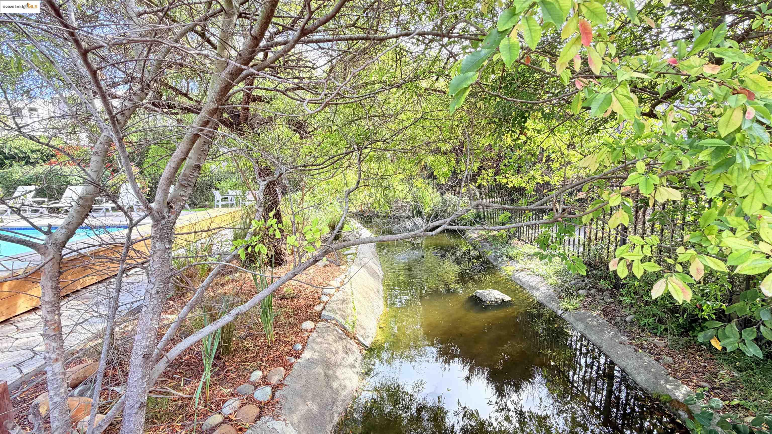 Detail Gallery Image 8 of 34 For 2101 Shoreline Drive #265,  Alameda,  CA 94501 - 2 Beds | 1/1 Baths