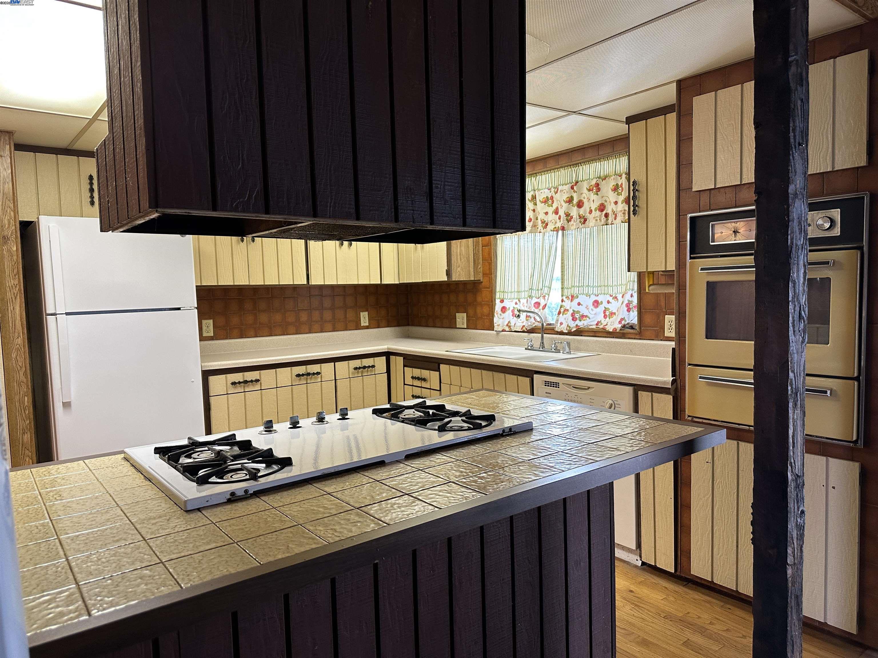 Detail Gallery Image 16 of 46 For 35 Eagle Green, Fremont,  CA 94538 - 2 Beds | 2 Baths