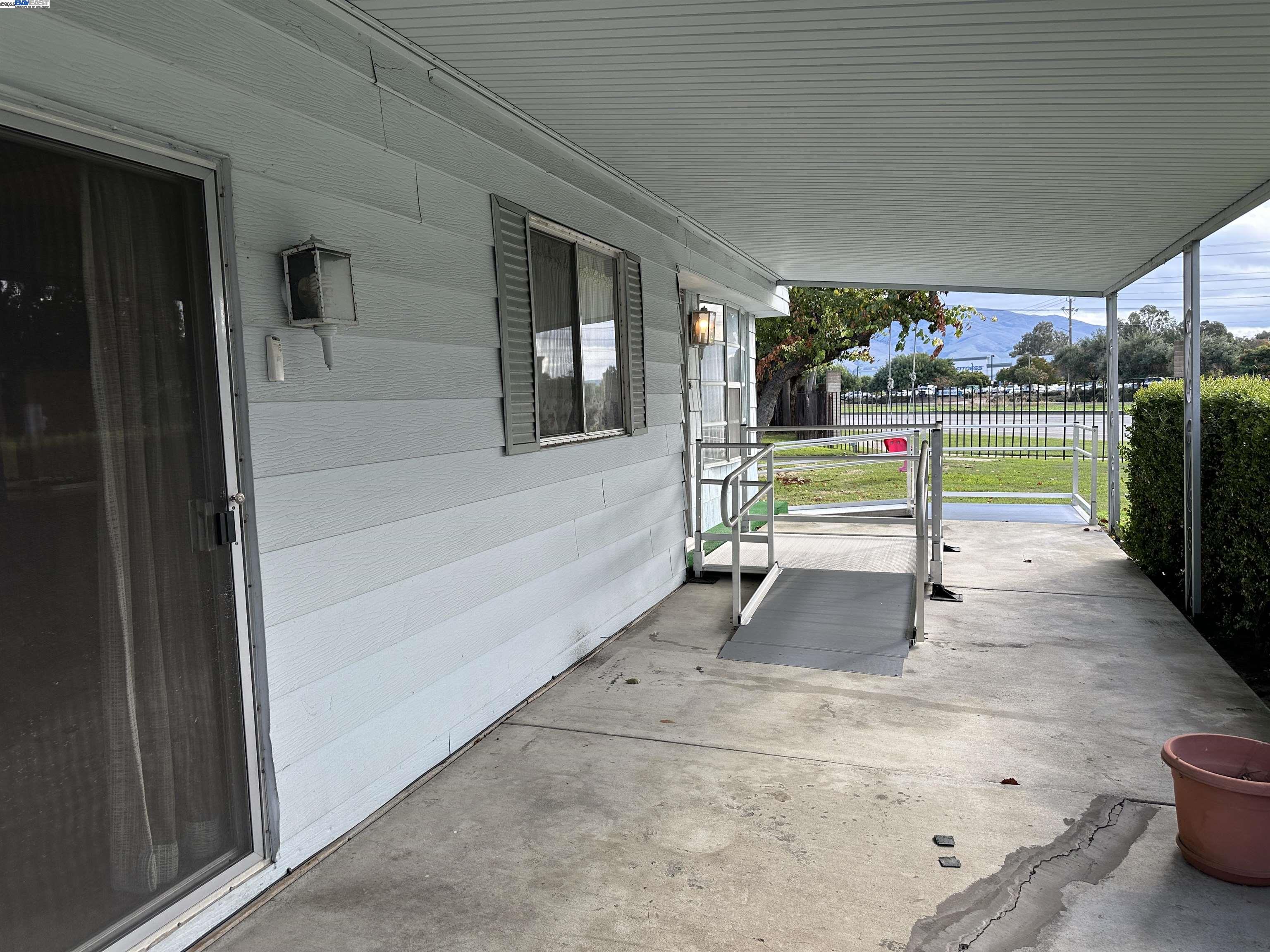 Detail Gallery Image 5 of 46 For 35 Eagle Green, Fremont,  CA 94538 - 2 Beds | 2 Baths