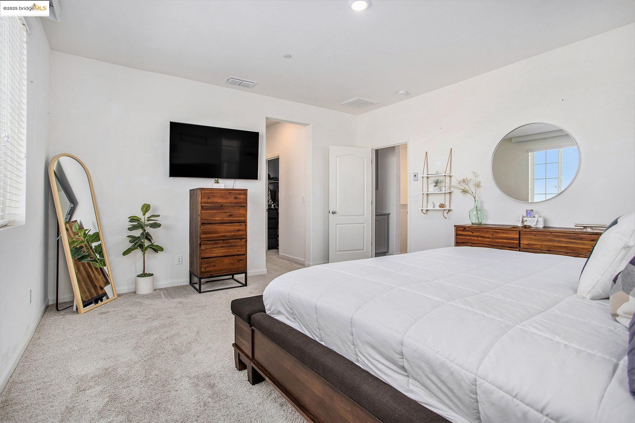 Detail Gallery Image 16 of 33 For 6476 Dan Havicus Dr, Tracy,  CA 95377 - 4 Beds | 3 Baths