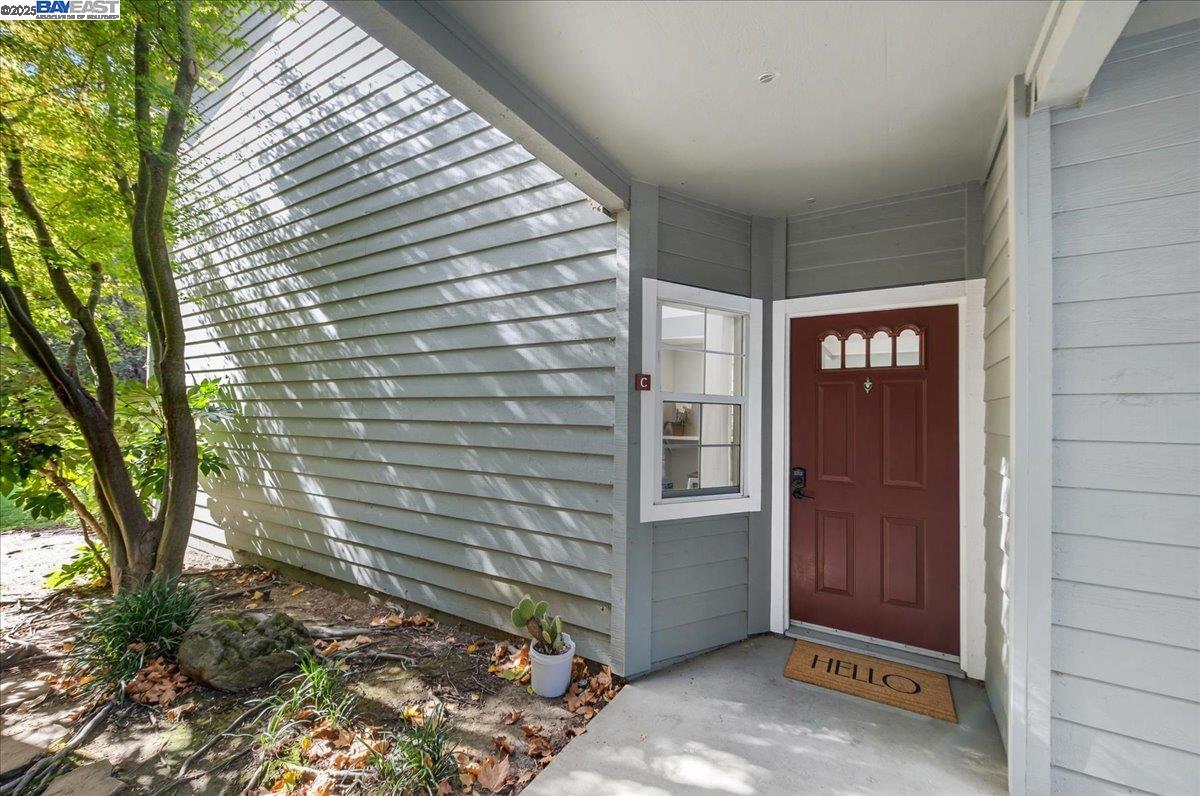 Detail Gallery Image 2 of 32 For 7875 Canyon Meadow Cir #C,  Pleasanton,  CA 94588 - 2 Beds | 2 Baths