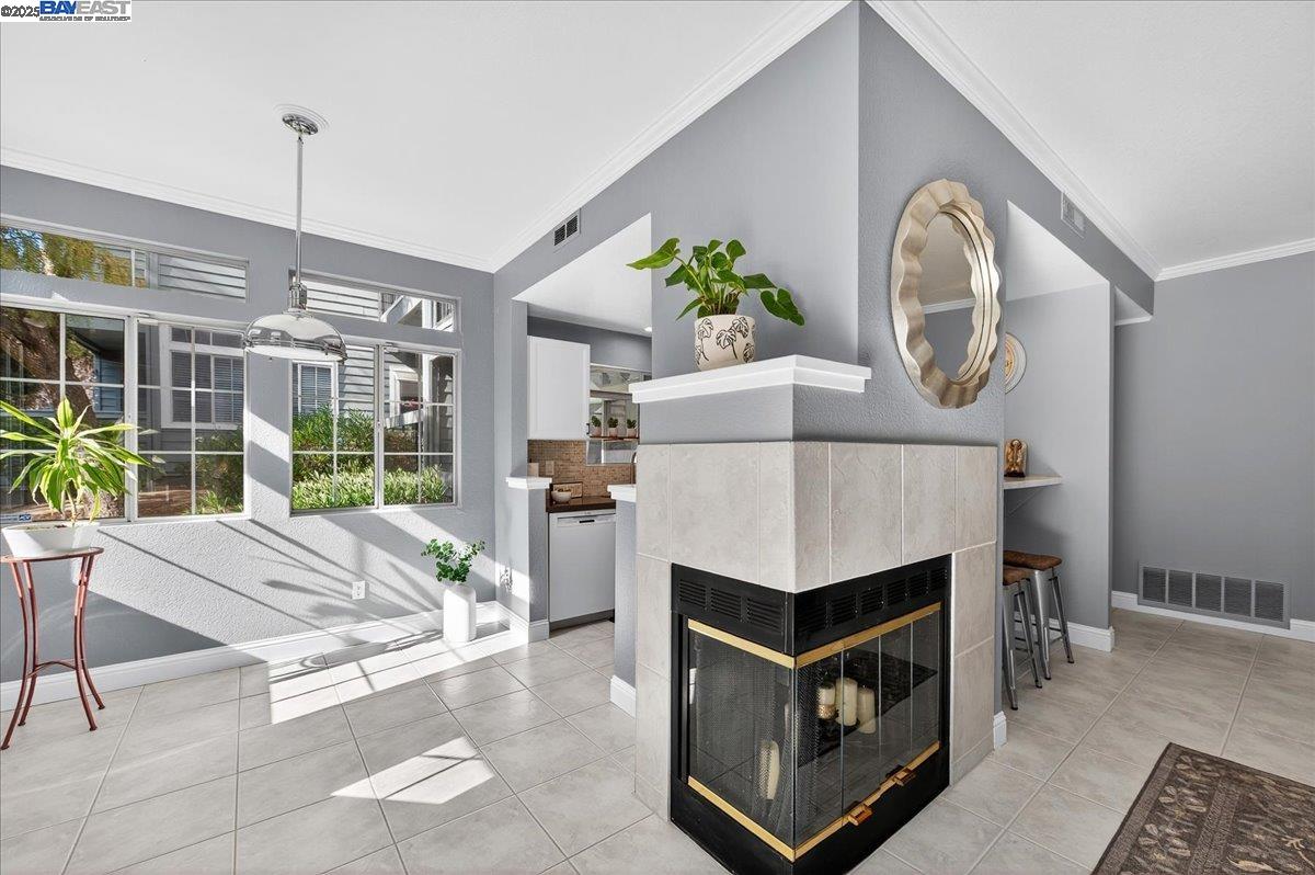 Detail Gallery Image 6 of 32 For 7875 Canyon Meadow Cir #C,  Pleasanton,  CA 94588 - 2 Beds | 2 Baths