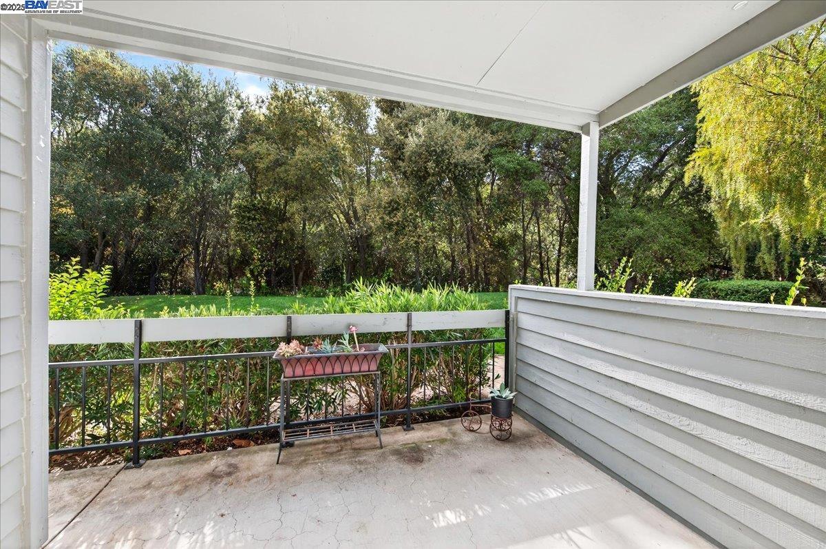 Detail Gallery Image 8 of 32 For 7875 Canyon Meadow Cir #C,  Pleasanton,  CA 94588 - 2 Beds | 2 Baths