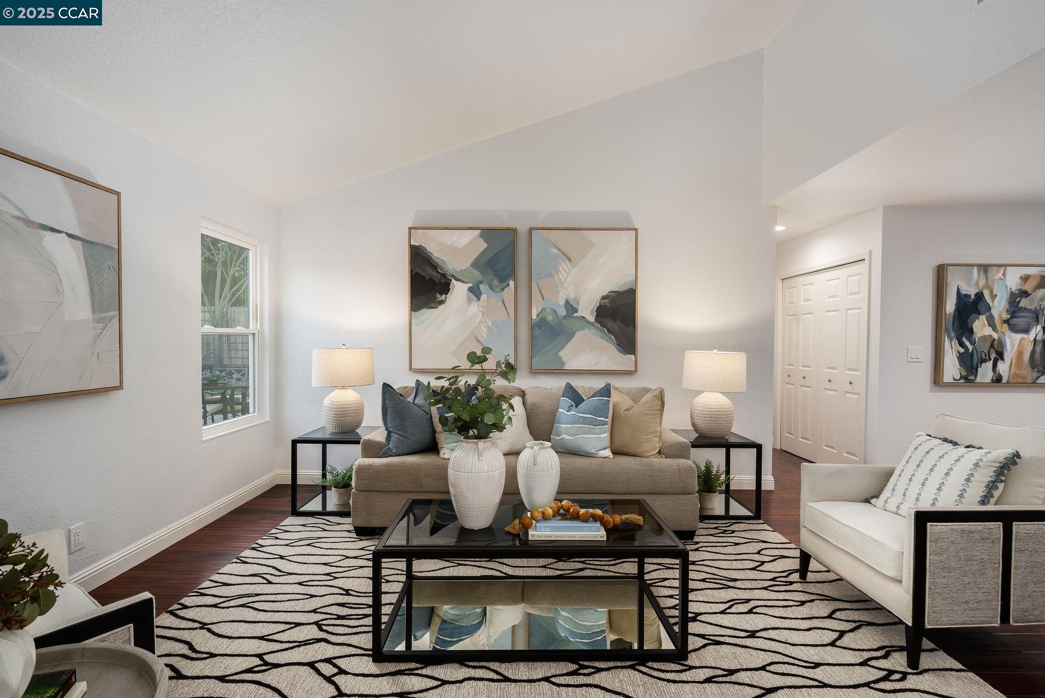 Front Image Thumbnail for CC41117318