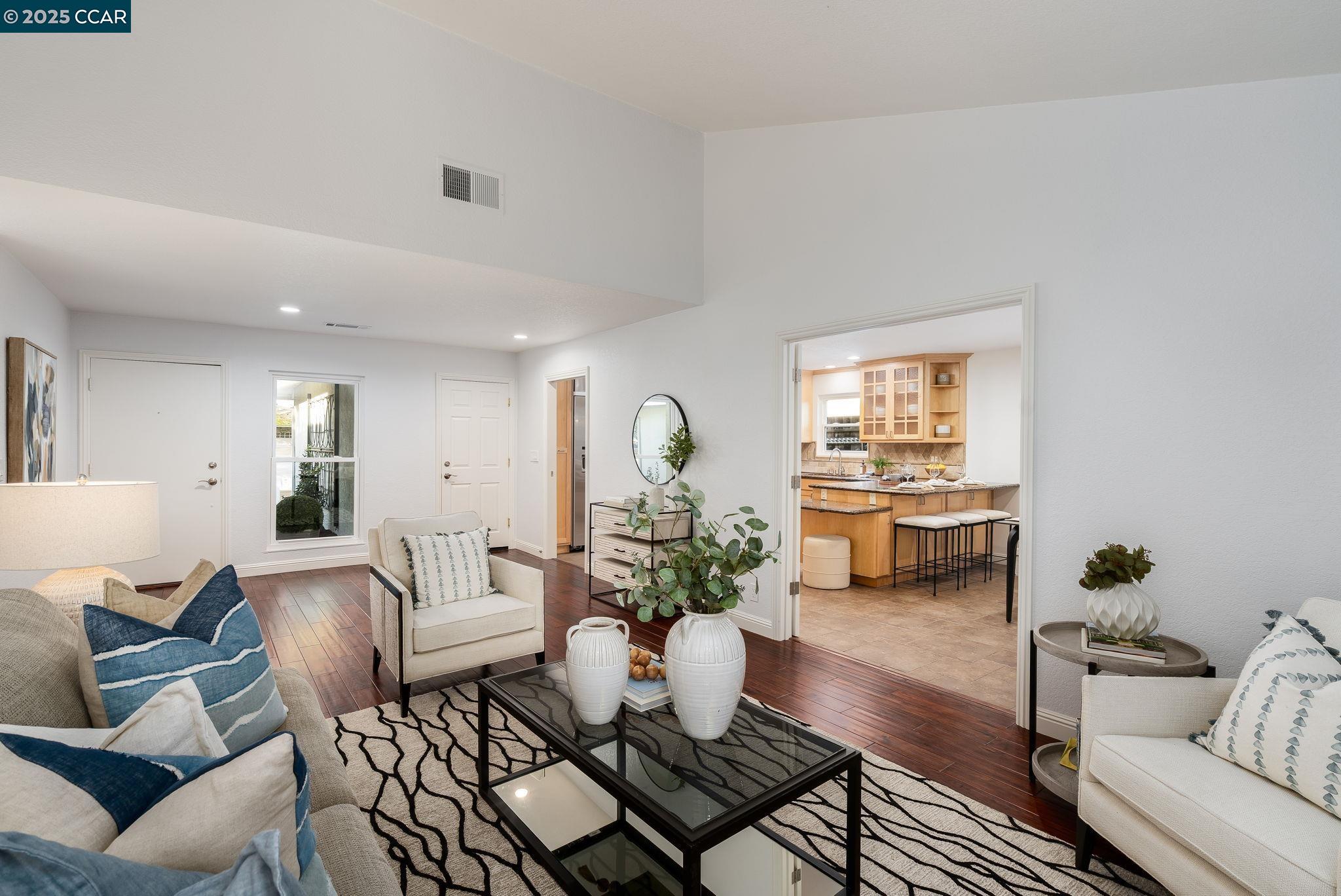 Detail Gallery Image 5 of 38 For 2828 Aptos Way, San Ramon,  CA 94583 - 4 Beds | 2 Baths