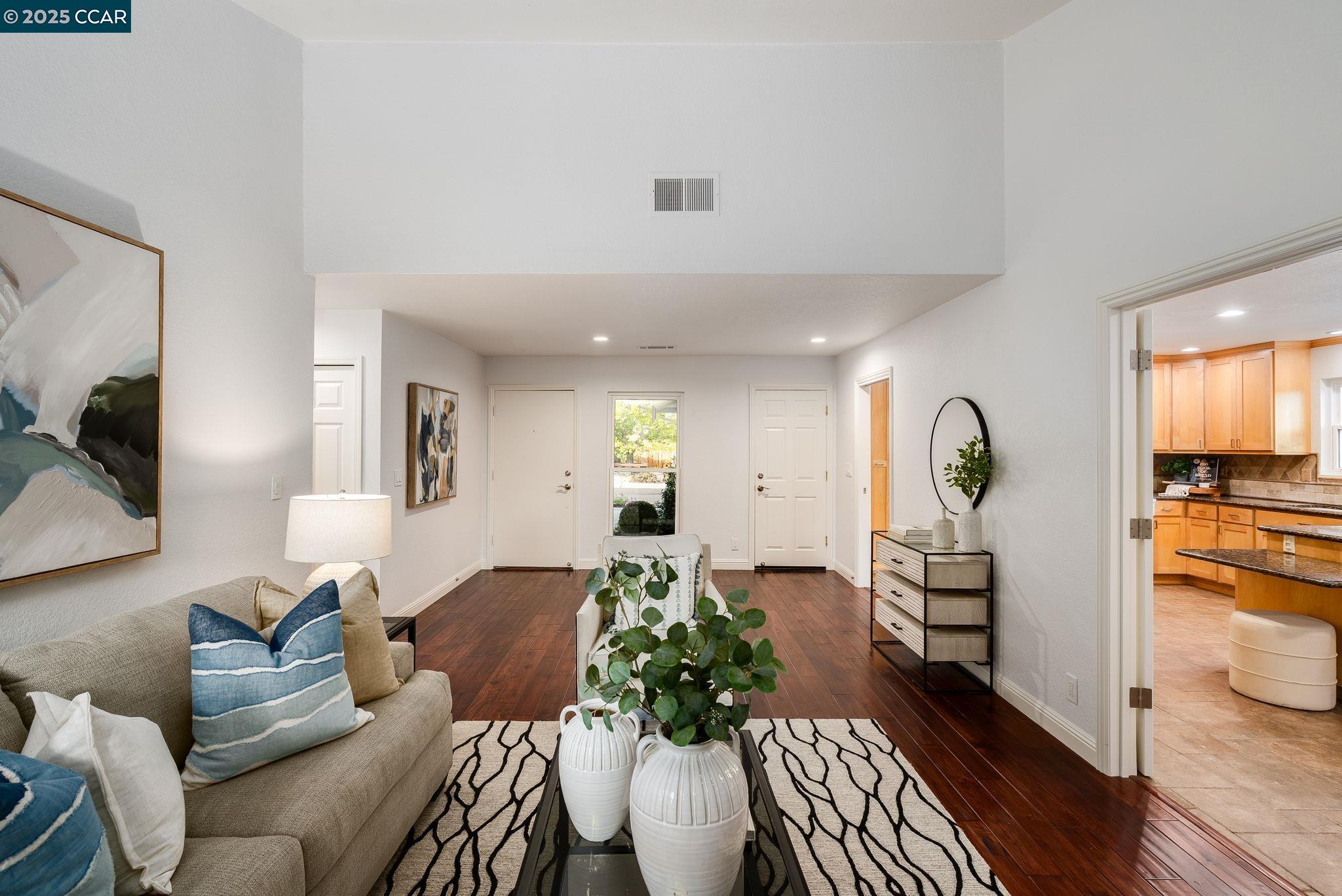 Detail Gallery Image 7 of 38 For 2828 Aptos Way, San Ramon,  CA 94583 - 4 Beds | 2 Baths