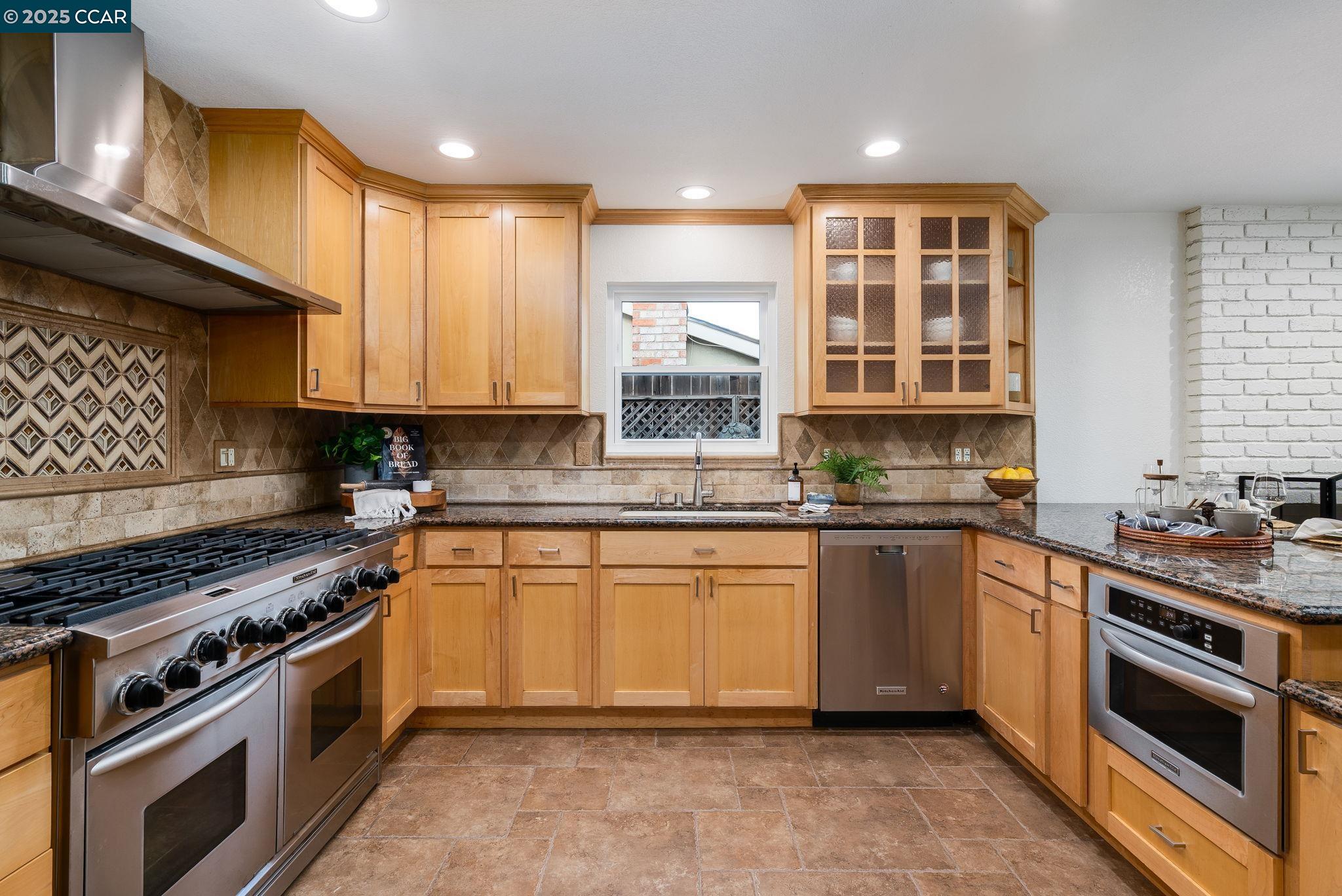 Detail Gallery Image 9 of 38 For 2828 Aptos Way, San Ramon,  CA 94583 - 4 Beds | 2 Baths