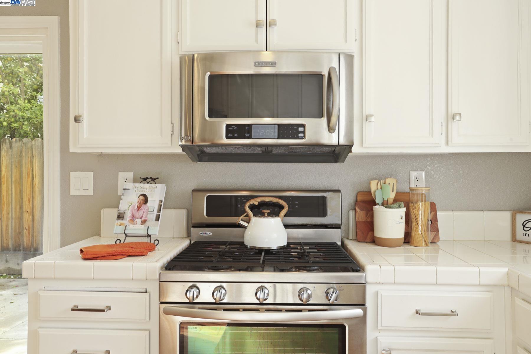 Detail Gallery Image 13 of 40 For 925 Gotland Ct, Tracy,  CA 95376 - 3 Beds | 2 Baths