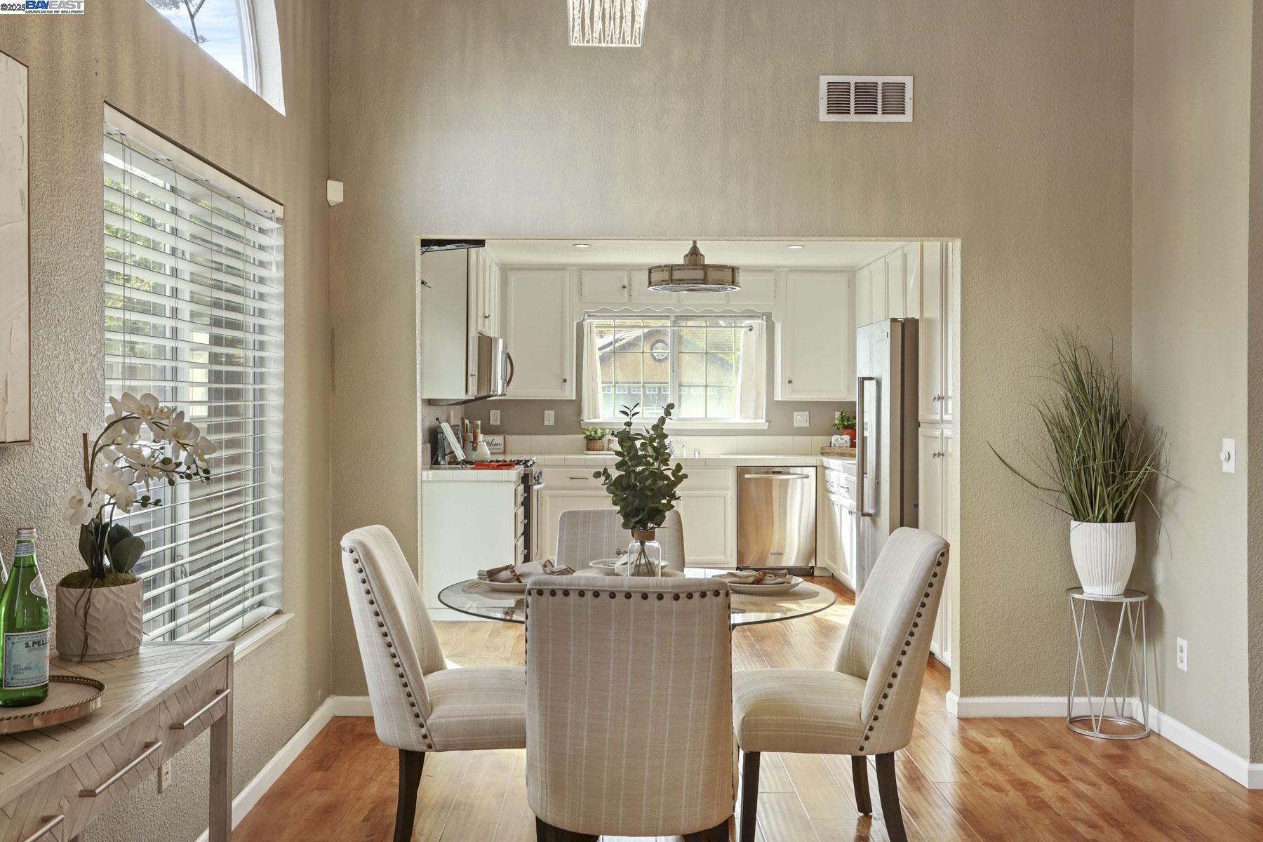 Detail Gallery Image 4 of 40 For 925 Gotland Ct, Tracy,  CA 95376 - 3 Beds | 2 Baths