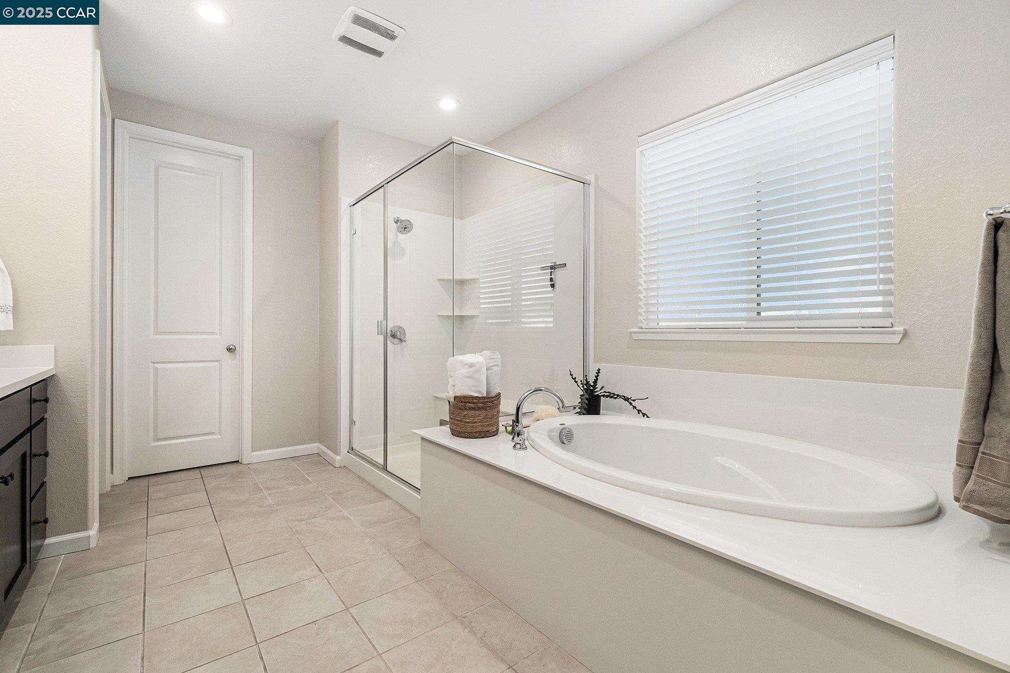 Detail Gallery Image 23 of 45 For 208 Littleton St, Oakley,  CA 94561 - 5 Beds | 4 Baths