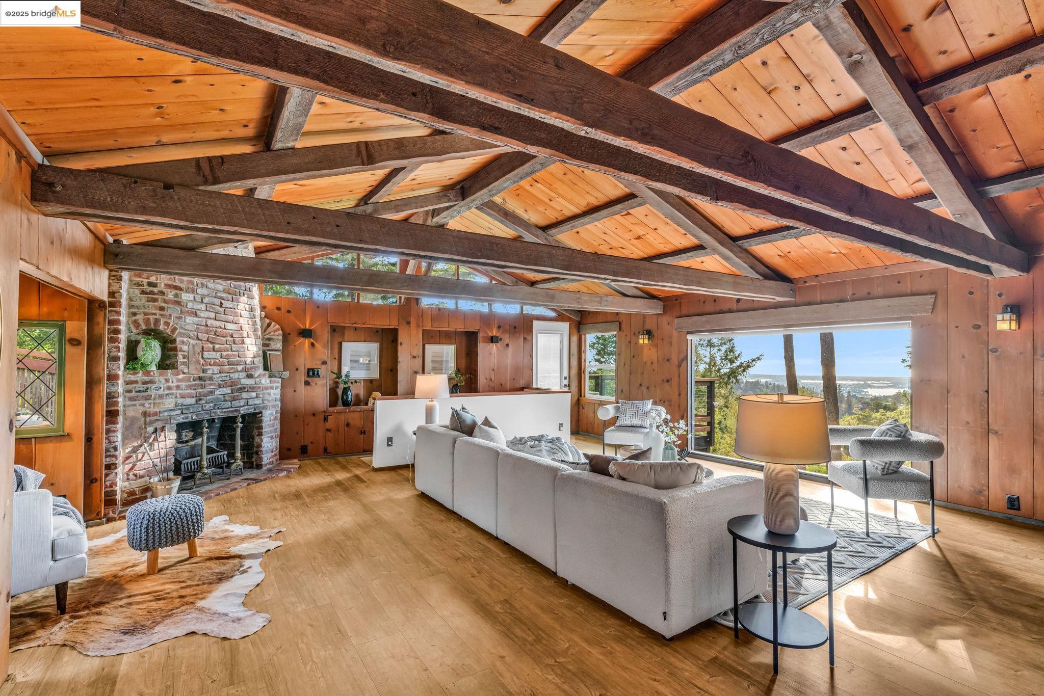 Detail Gallery Image 11 of 58 For 6141 Merriewood Dr, Oakland,  CA 94611 - 5 Beds | 4 Baths