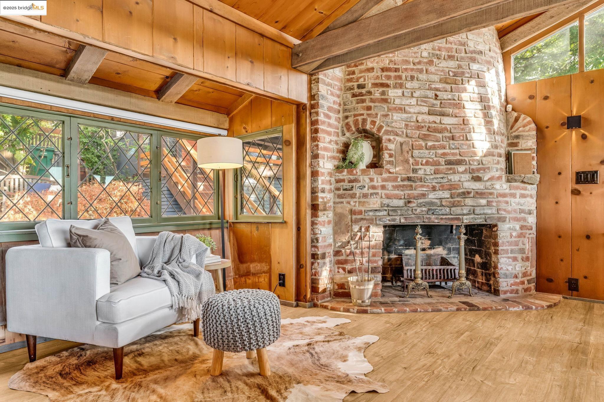 Detail Gallery Image 13 of 58 For 6141 Merriewood Dr, Oakland,  CA 94611 - 5 Beds | 4 Baths