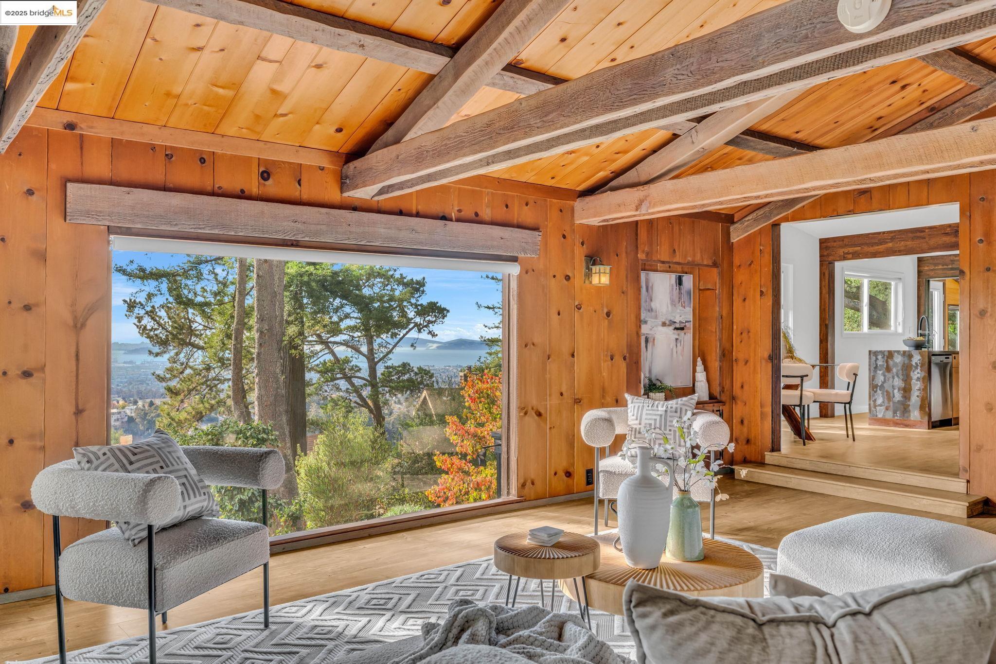 Detail Gallery Image 14 of 58 For 6141 Merriewood Dr, Oakland,  CA 94611 - 5 Beds | 4 Baths