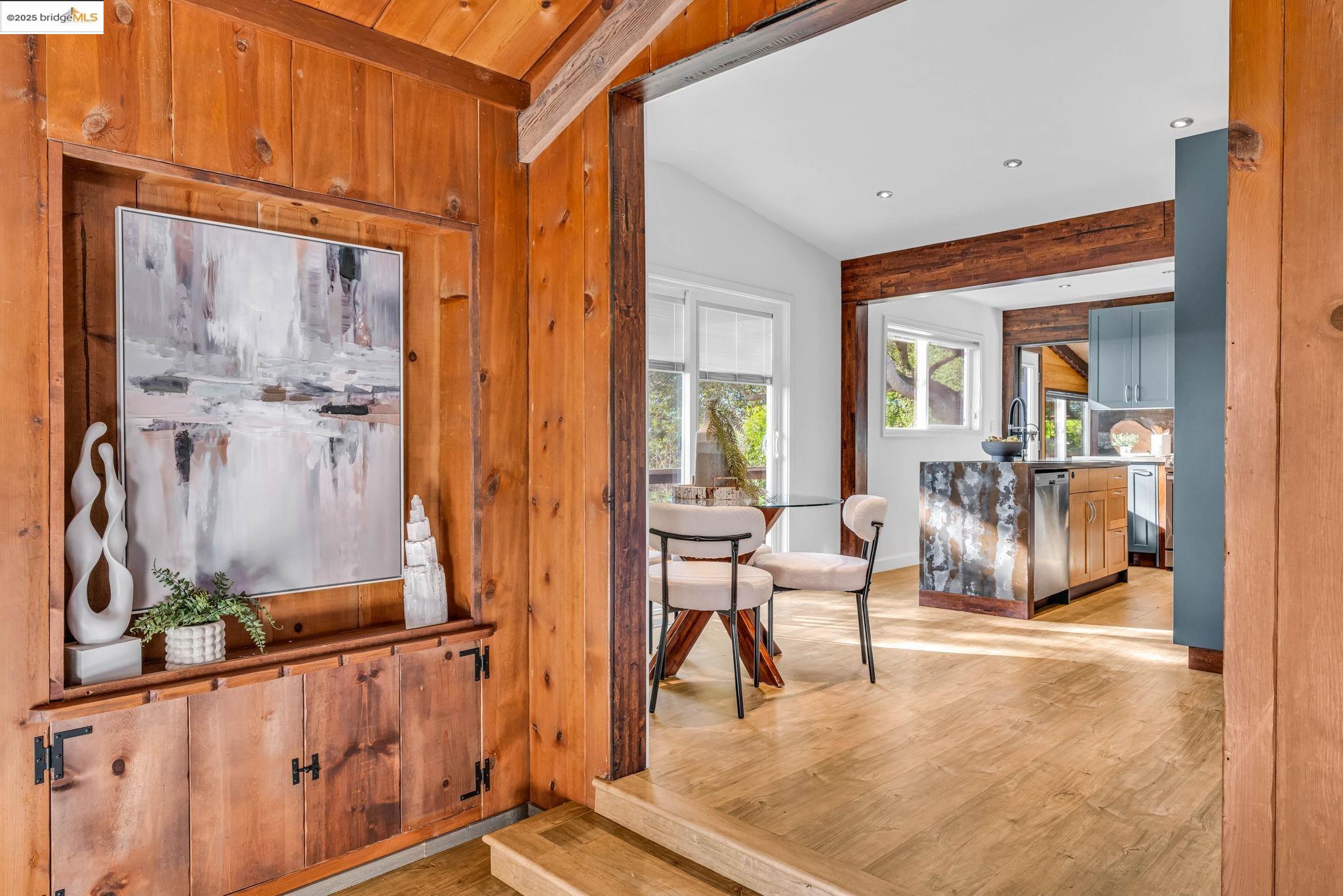 Detail Gallery Image 16 of 58 For 6141 Merriewood Dr, Oakland,  CA 94611 - 5 Beds | 4 Baths