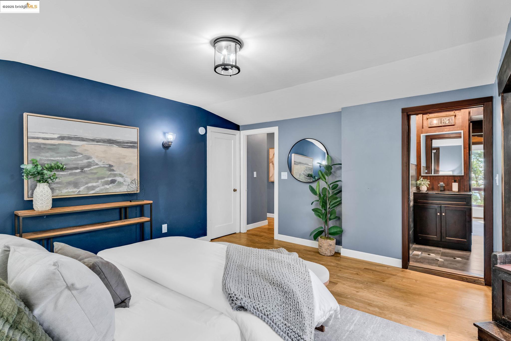 Detail Gallery Image 24 of 58 For 6141 Merriewood Dr, Oakland,  CA 94611 - 5 Beds | 4 Baths