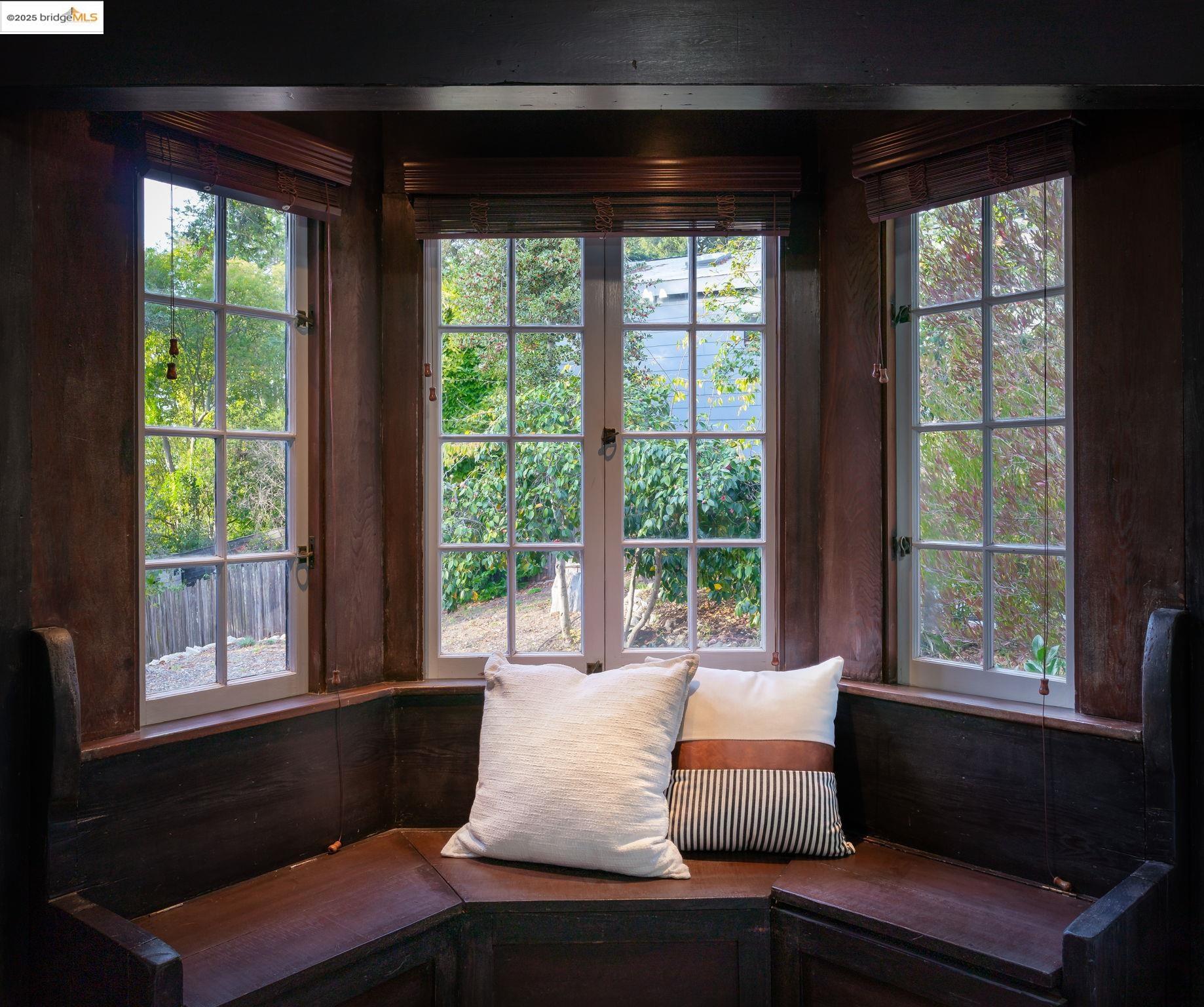 Detail Gallery Image 25 of 58 For 6141 Merriewood Dr, Oakland,  CA 94611 - 5 Beds | 4 Baths