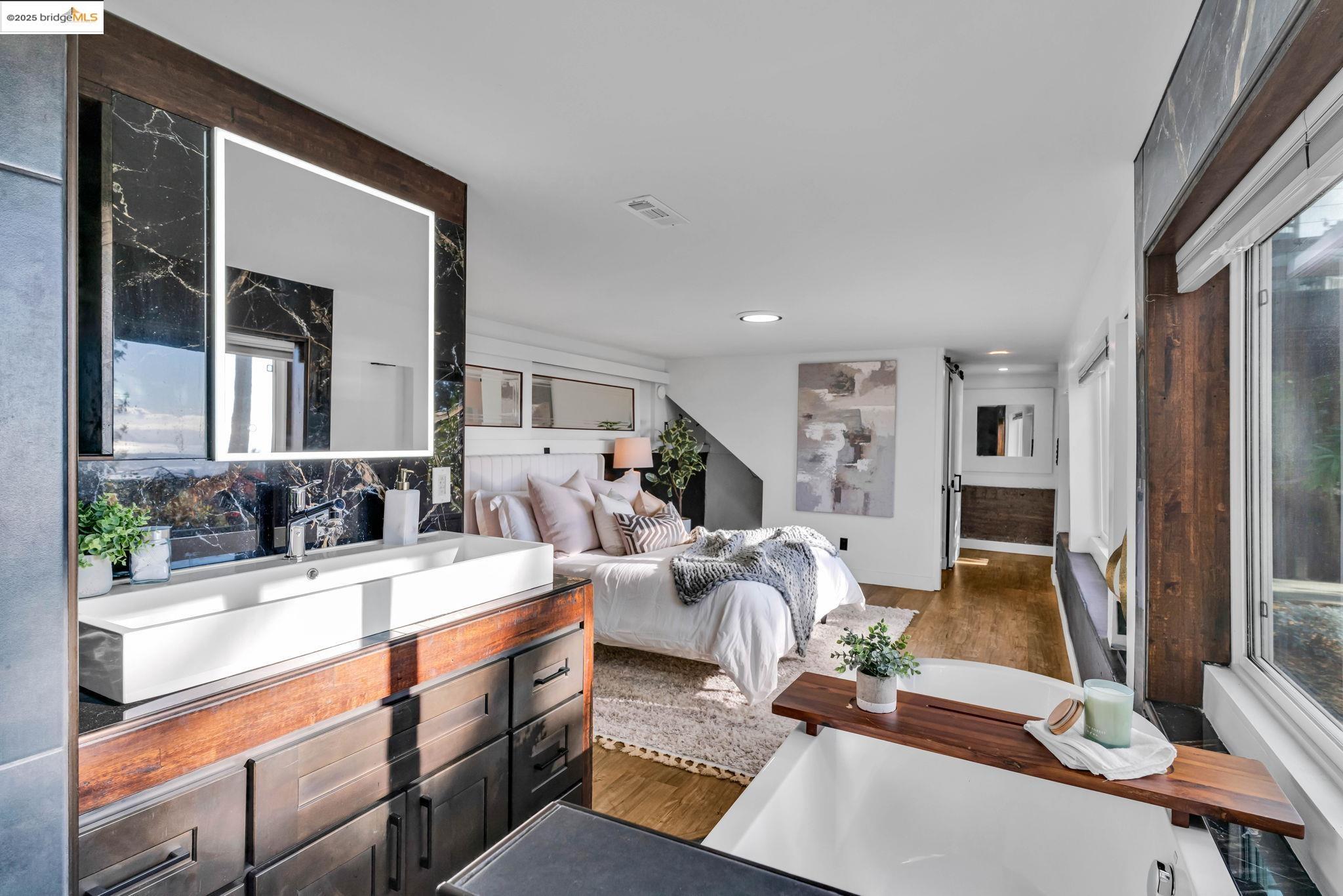 Detail Gallery Image 35 of 58 For 6141 Merriewood Dr, Oakland,  CA 94611 - 5 Beds | 4 Baths