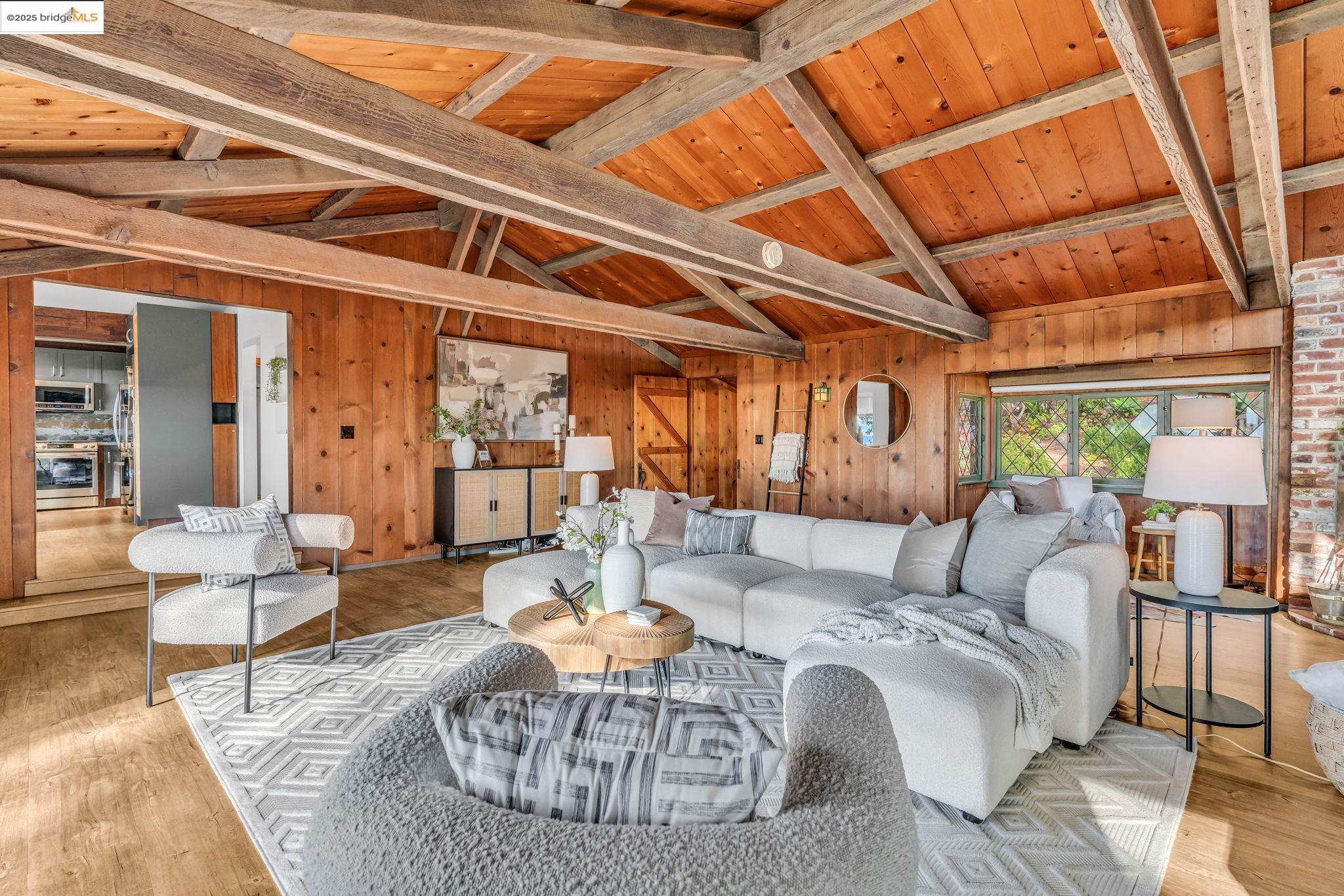 Detail Gallery Image 8 of 58 For 6141 Merriewood Dr, Oakland,  CA 94611 - 5 Beds | 4 Baths