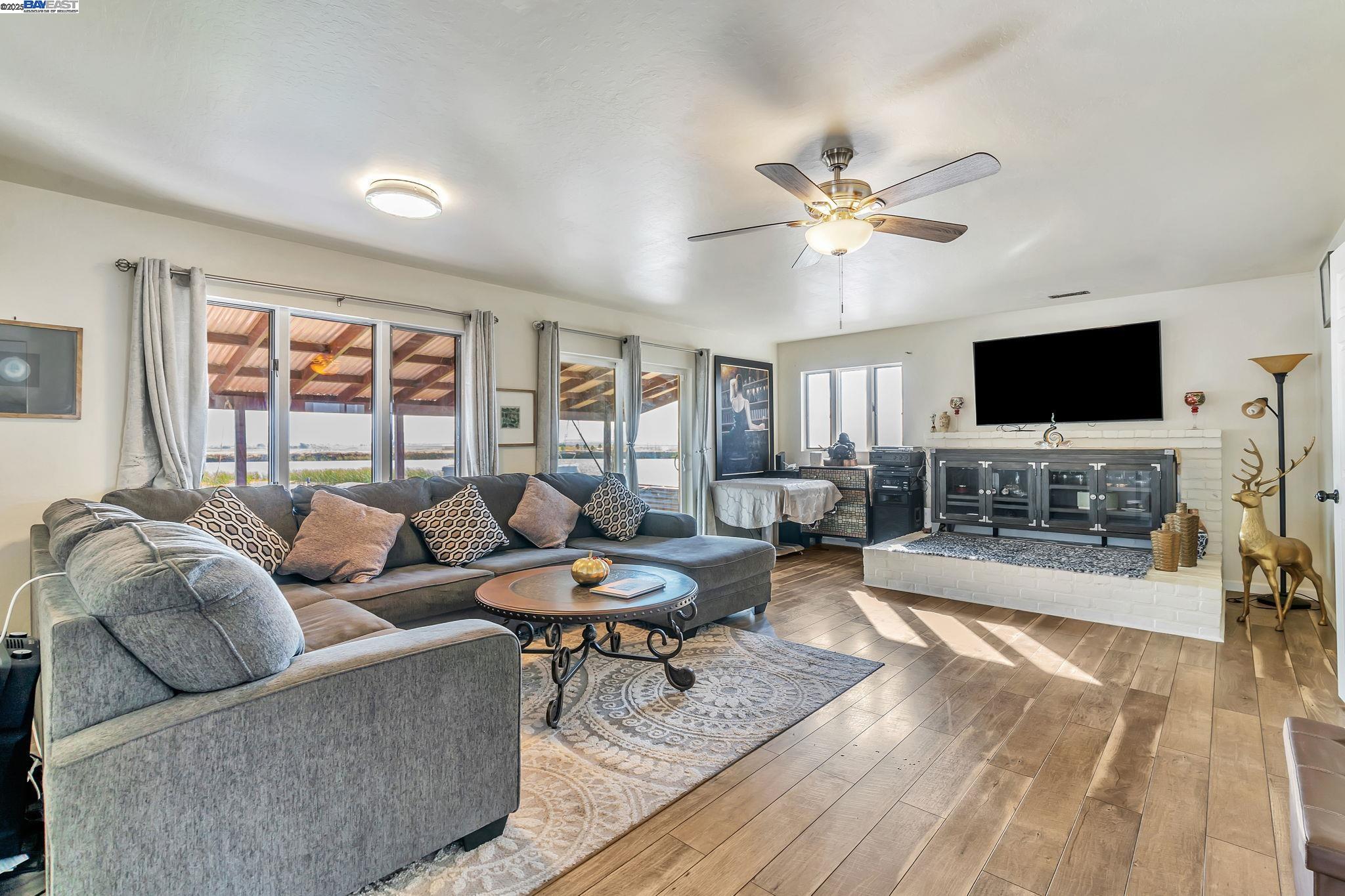 Detail Gallery Image 5 of 56 For 71 Taylor Pl, Bethel Island,  CA 94511 - 4 Beds | 2/1 Baths