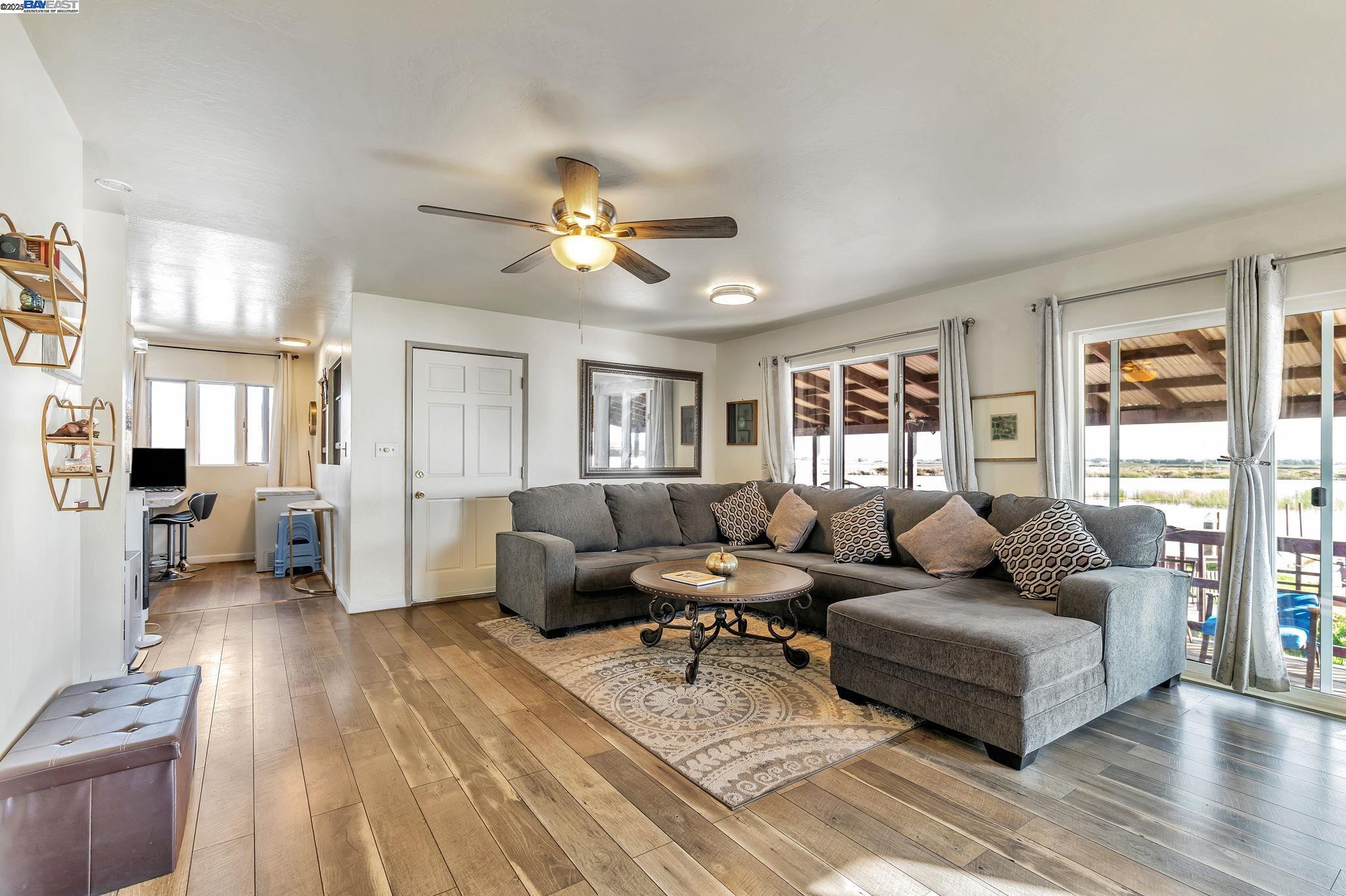 Detail Gallery Image 6 of 56 For 71 Taylor Pl, Bethel Island,  CA 94511 - 4 Beds | 2/1 Baths