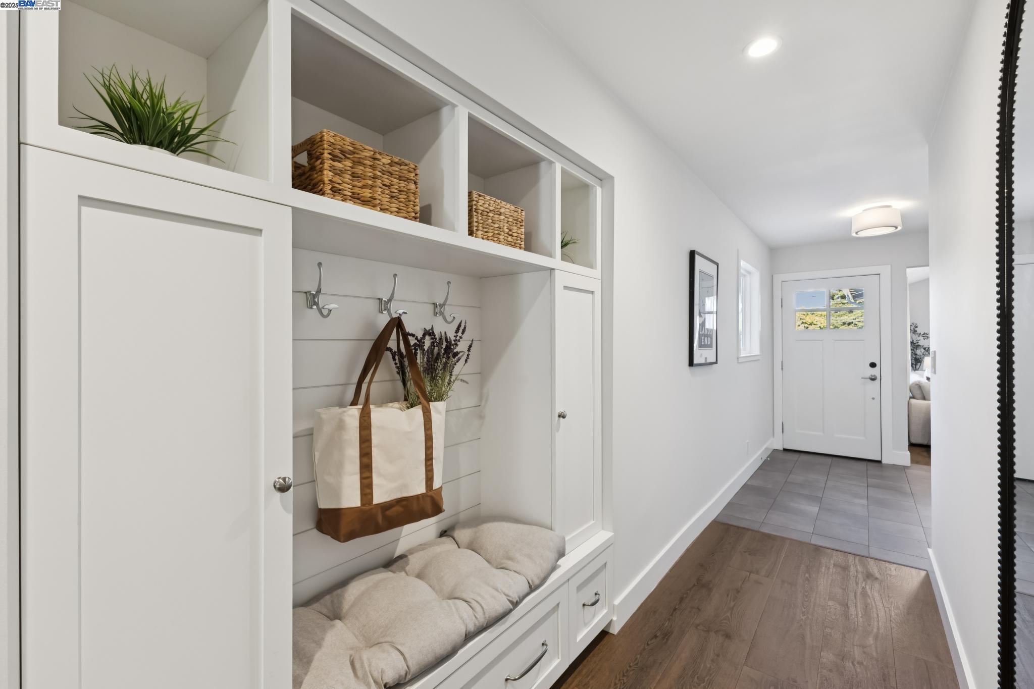 Detail Gallery Image 11 of 58 For 927 Fountain St, Alameda,  CA 94501 - 4 Beds | 3 Baths