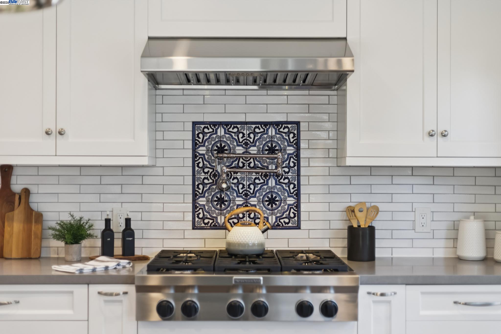 Detail Gallery Image 20 of 58 For 927 Fountain St, Alameda,  CA 94501 - 4 Beds | 3 Baths