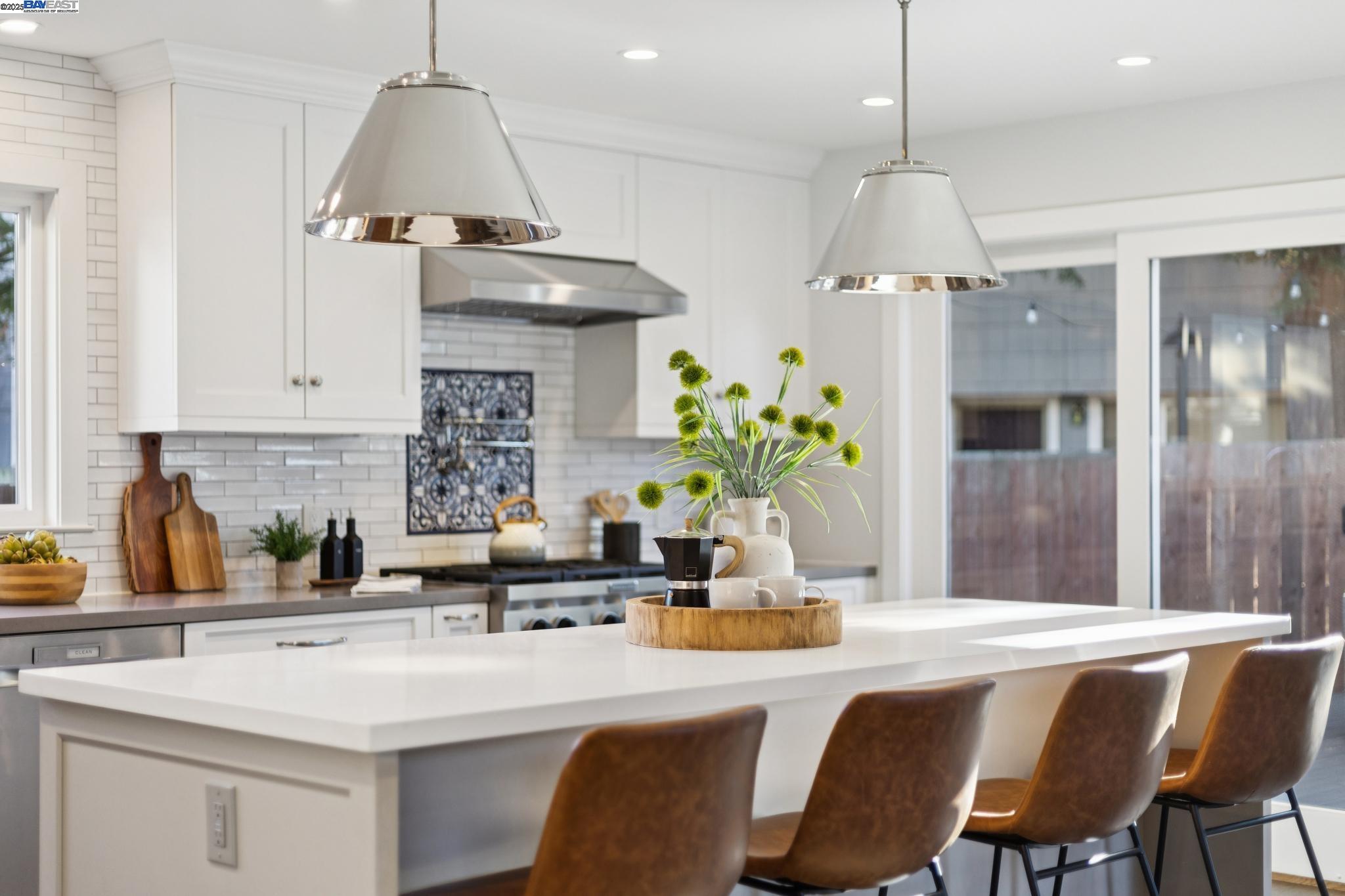 Detail Gallery Image 21 of 58 For 927 Fountain St, Alameda,  CA 94501 - 4 Beds | 3 Baths