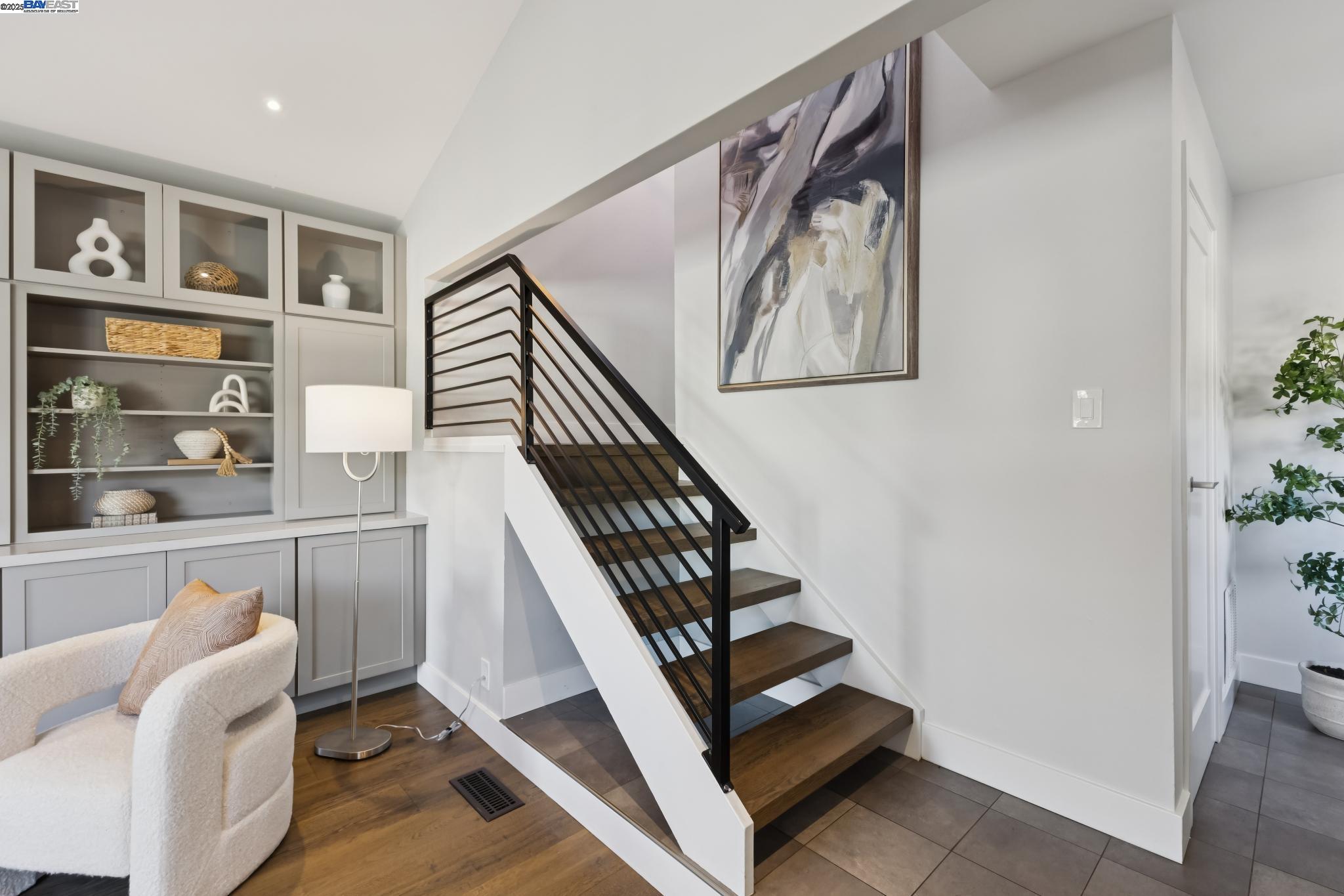 Detail Gallery Image 9 of 58 For 927 Fountain St, Alameda,  CA 94501 - 4 Beds | 3 Baths