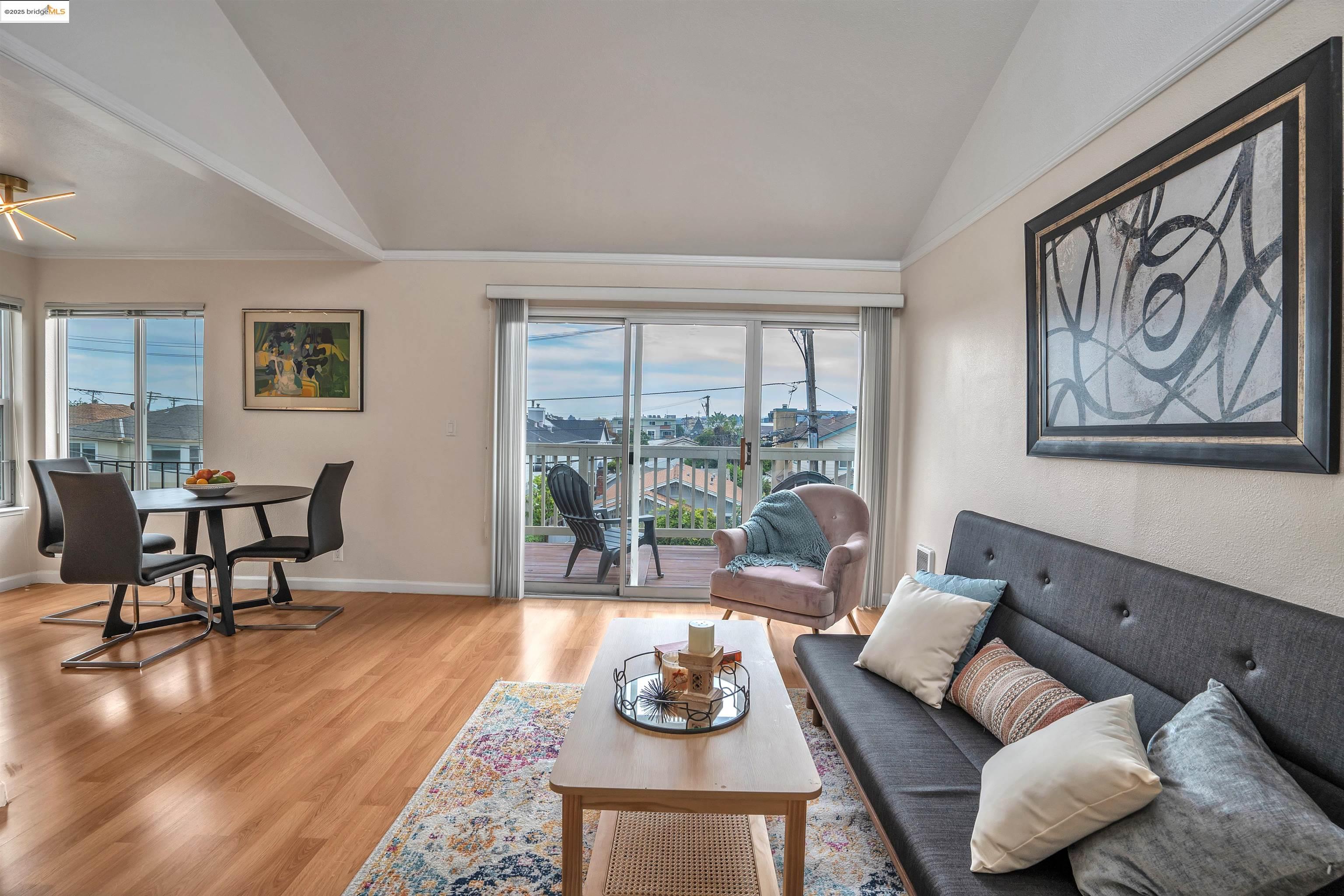 Detail Gallery Image 12 of 25 For 15 Mateo Ave #7,  Millbrae,  CA 94030 - 2 Beds | 2 Baths