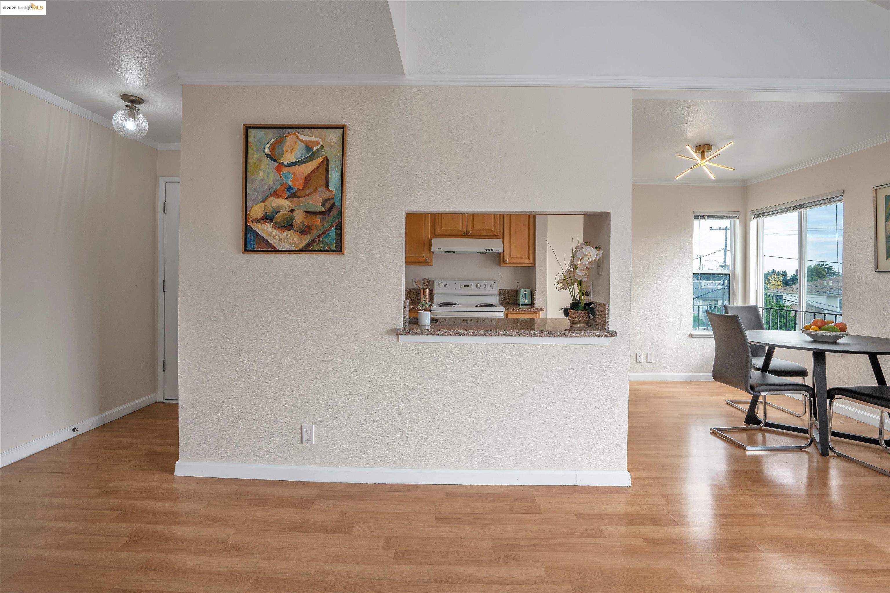 Detail Gallery Image 8 of 25 For 15 Mateo Ave #7,  Millbrae,  CA 94030 - 2 Beds | 2 Baths