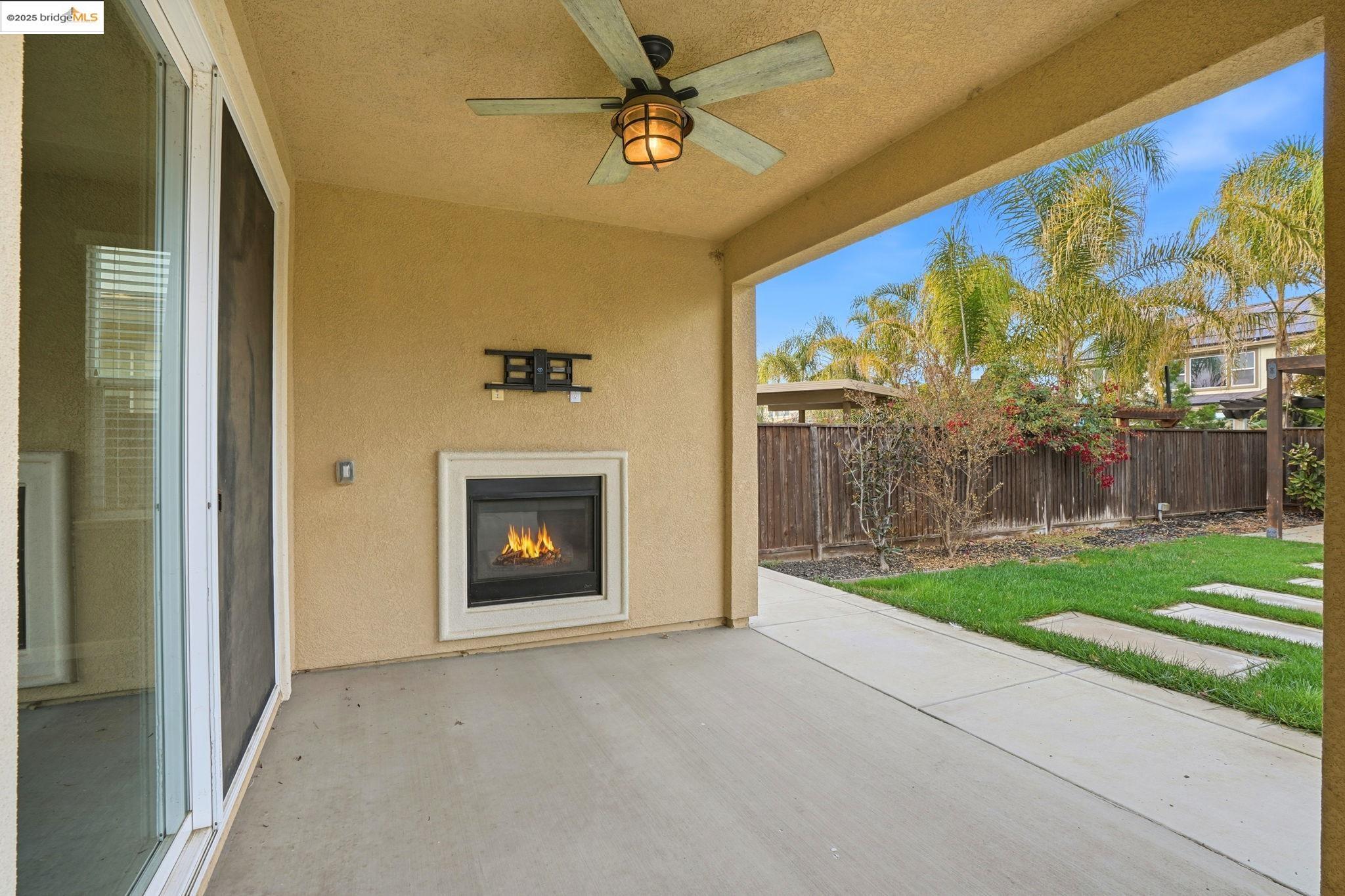 Detail Gallery Image 9 of 40 For 8047 Westport Cir, Discovery Bay,  CA 94505 - 4 Beds | 3 Baths