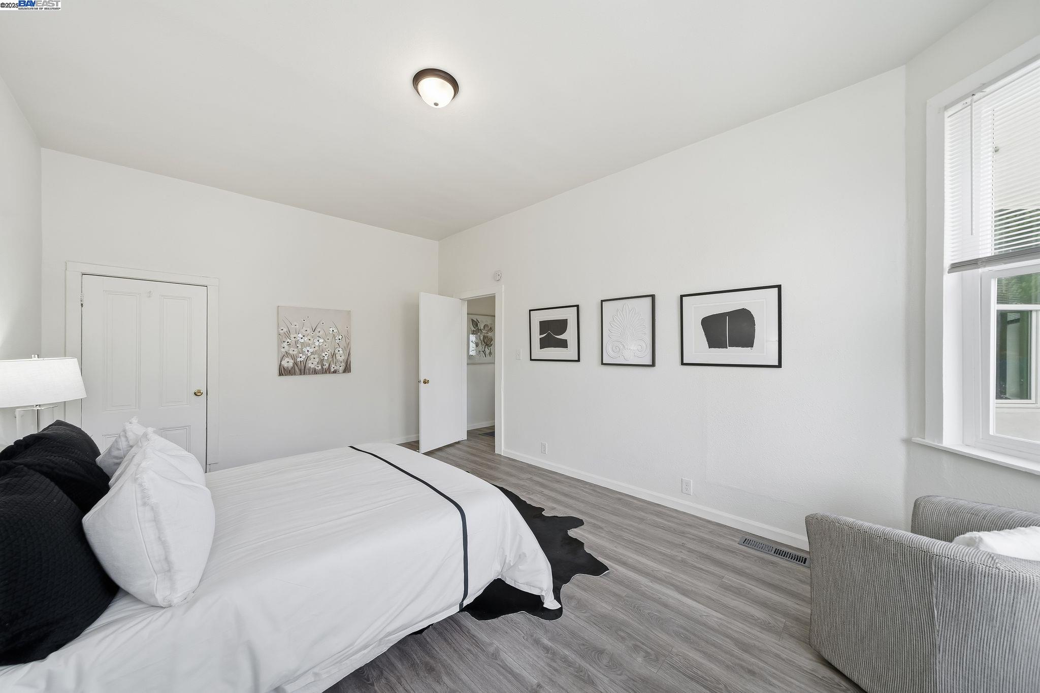 Detail Gallery Image 18 of 32 For 3237 Linden St, Oakland,  CA 94608 - 2 Beds | 1 Baths