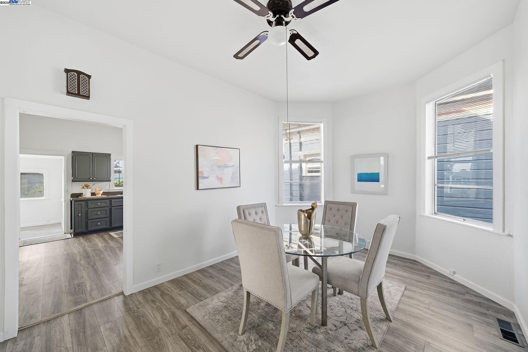 Detail Gallery Image 9 of 32 For 3237 Linden St, Oakland,  CA 94608 - 2 Beds | 1 Baths