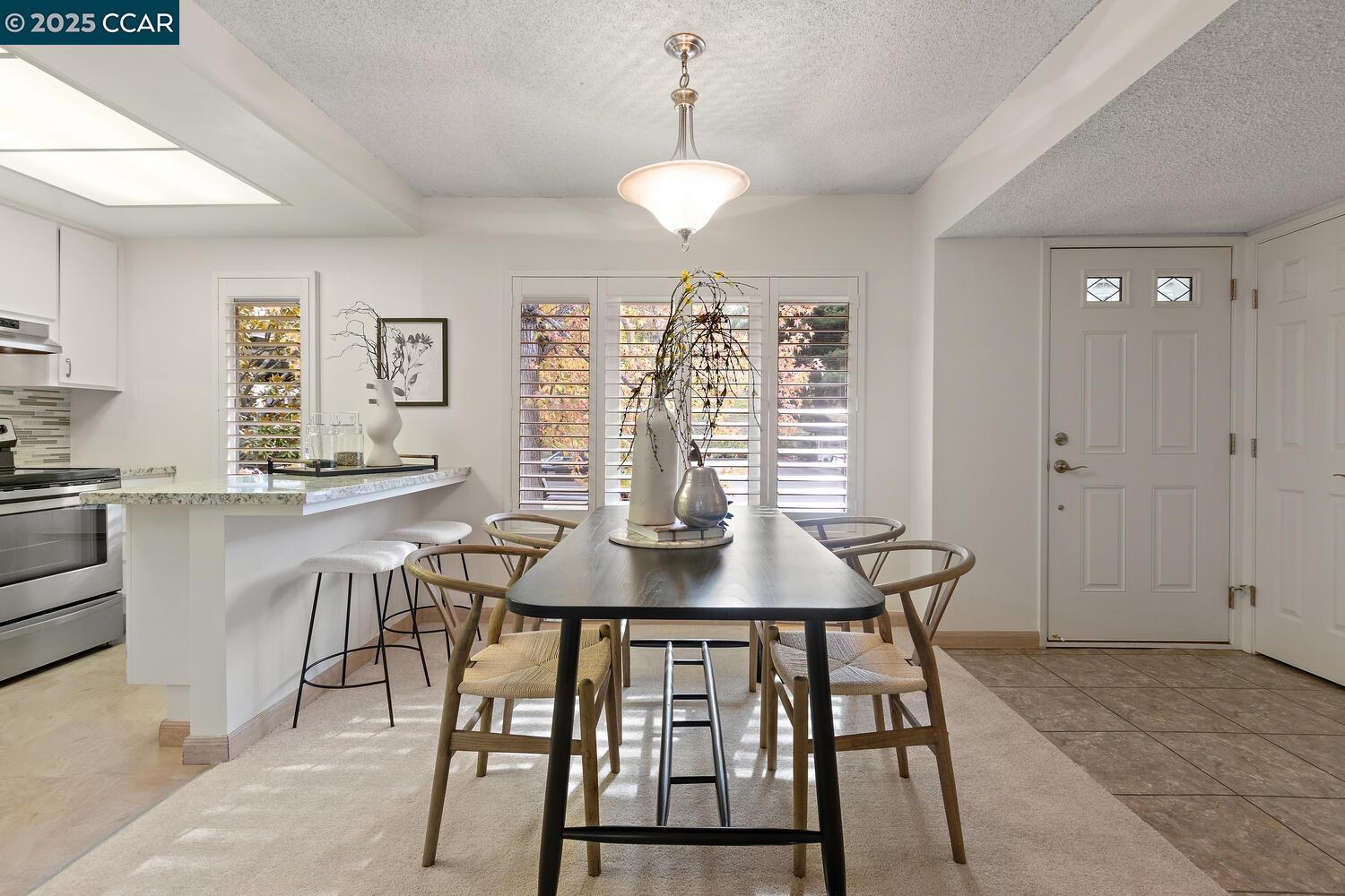 Detail Gallery Image 3 of 55 For 1501 Skycrest Dr #3,  Walnut Creek,  CA 94595 - 1 Beds | 1 Baths