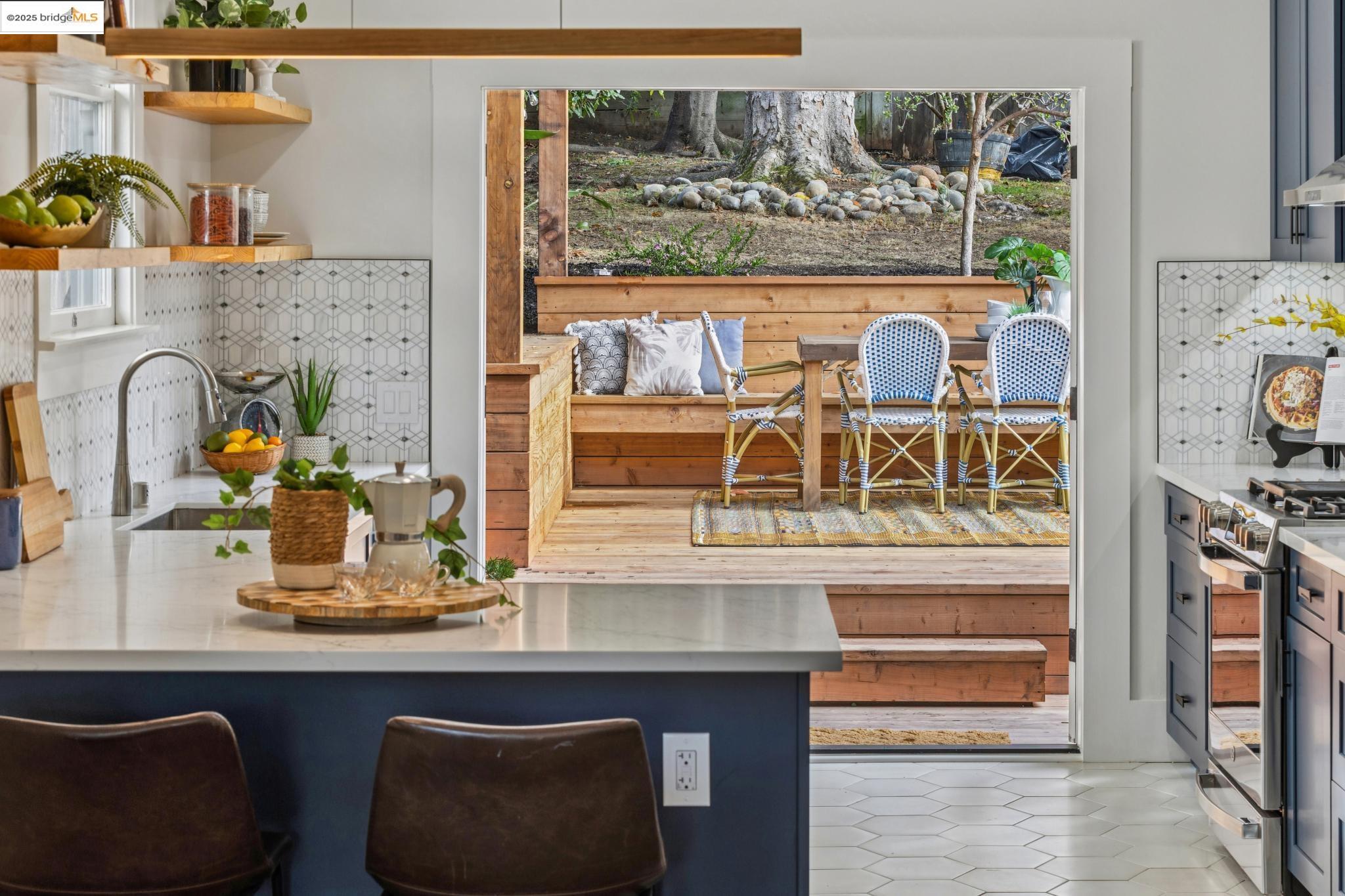 Detail Gallery Image 22 of 60 For 574 Weldon Ave, Oakland,  CA 94610 - 3 Beds | 2/1 Baths