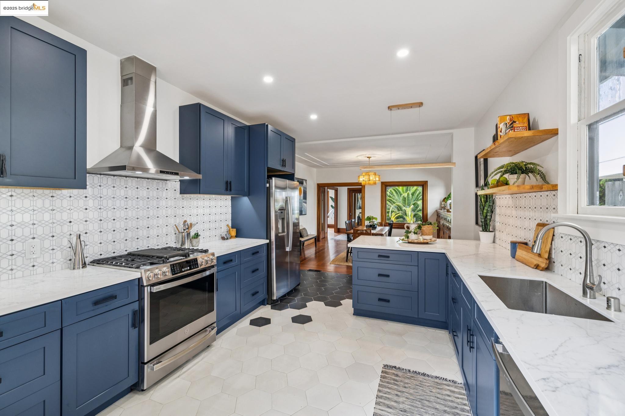 Detail Gallery Image 27 of 60 For 574 Weldon Ave, Oakland,  CA 94610 - 3 Beds | 2/1 Baths