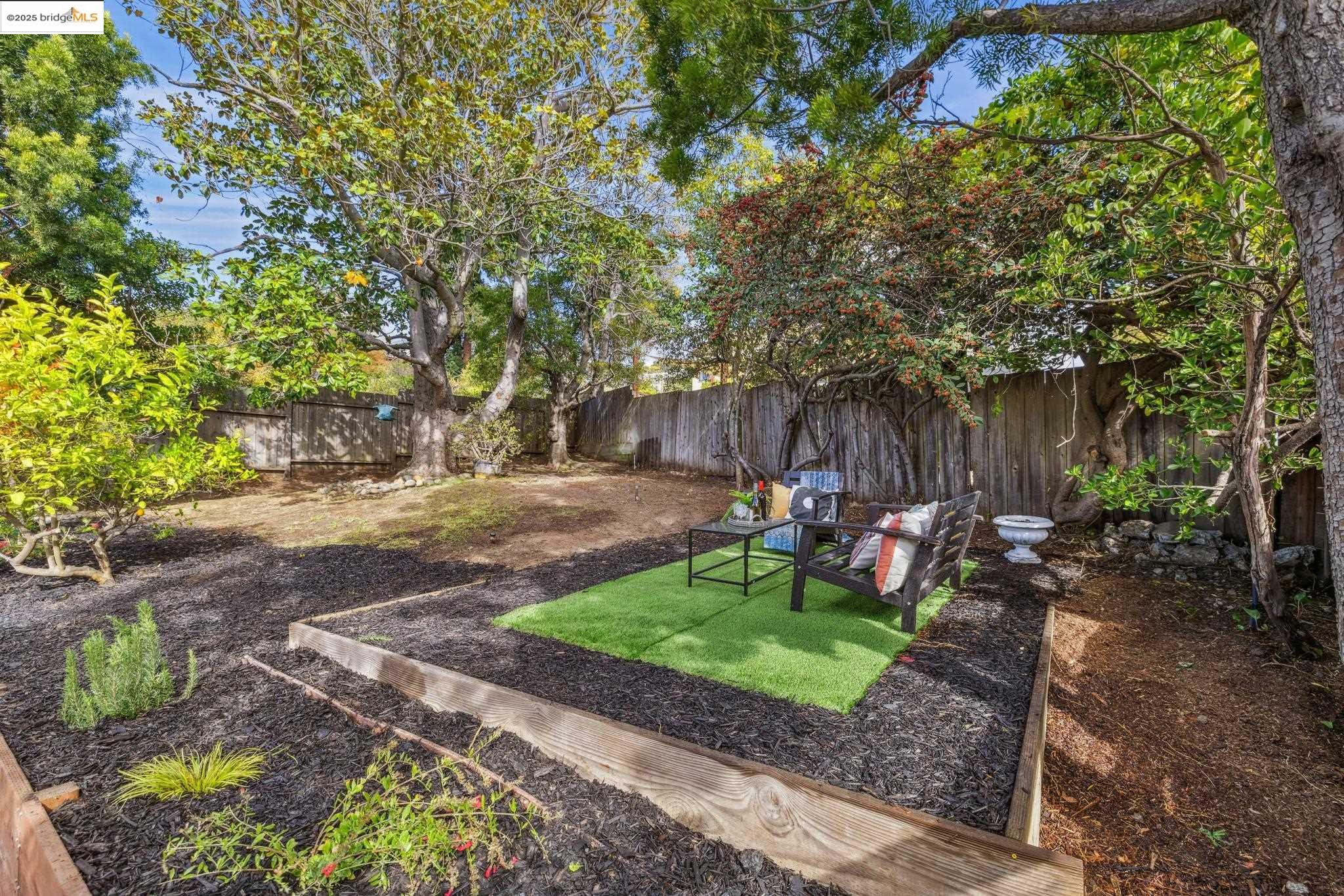 Detail Gallery Image 36 of 60 For 574 Weldon Ave, Oakland,  CA 94610 - 3 Beds | 2/1 Baths