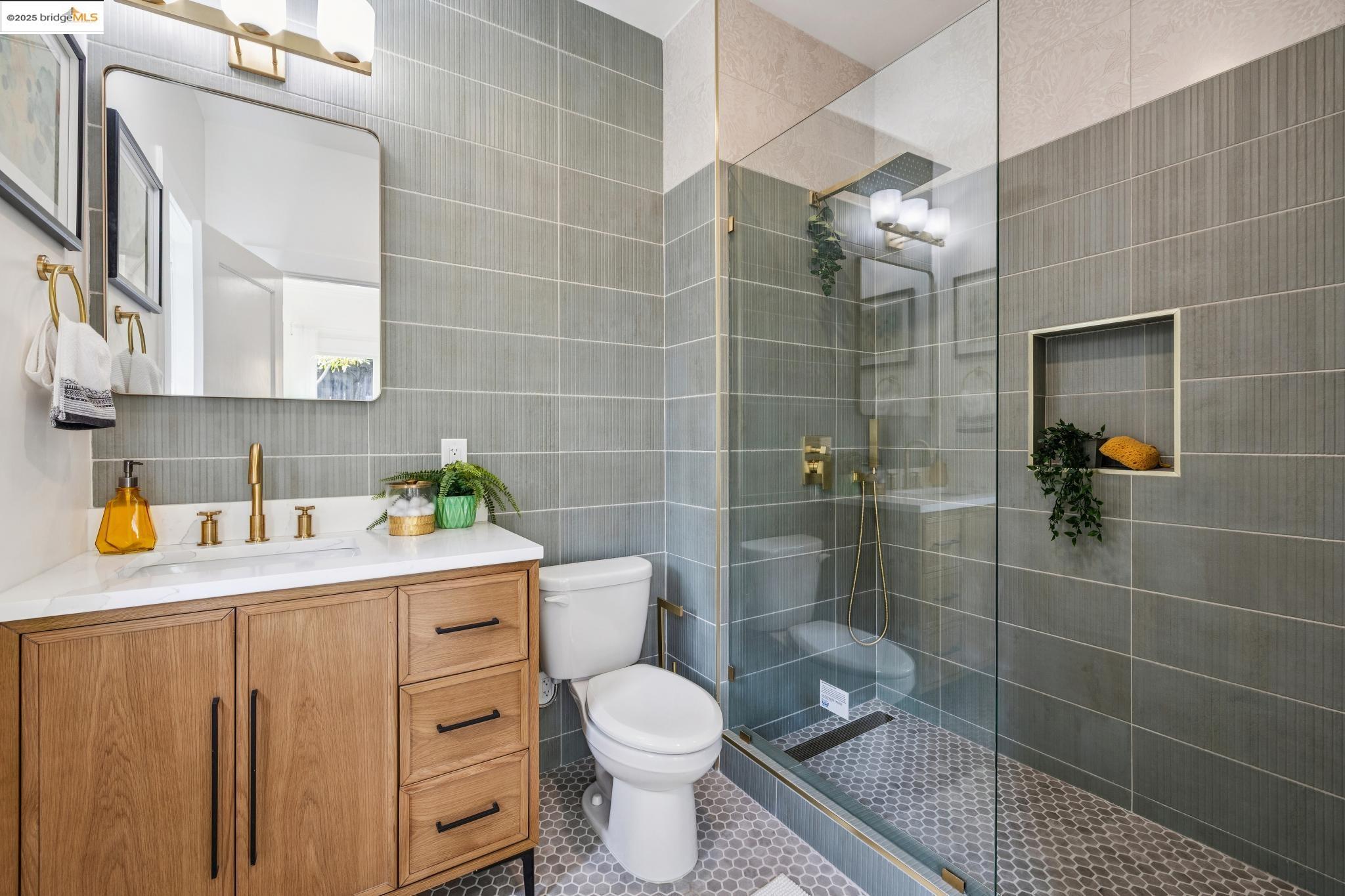 Detail Gallery Image 43 of 60 For 574 Weldon Ave, Oakland,  CA 94610 - 3 Beds | 2/1 Baths