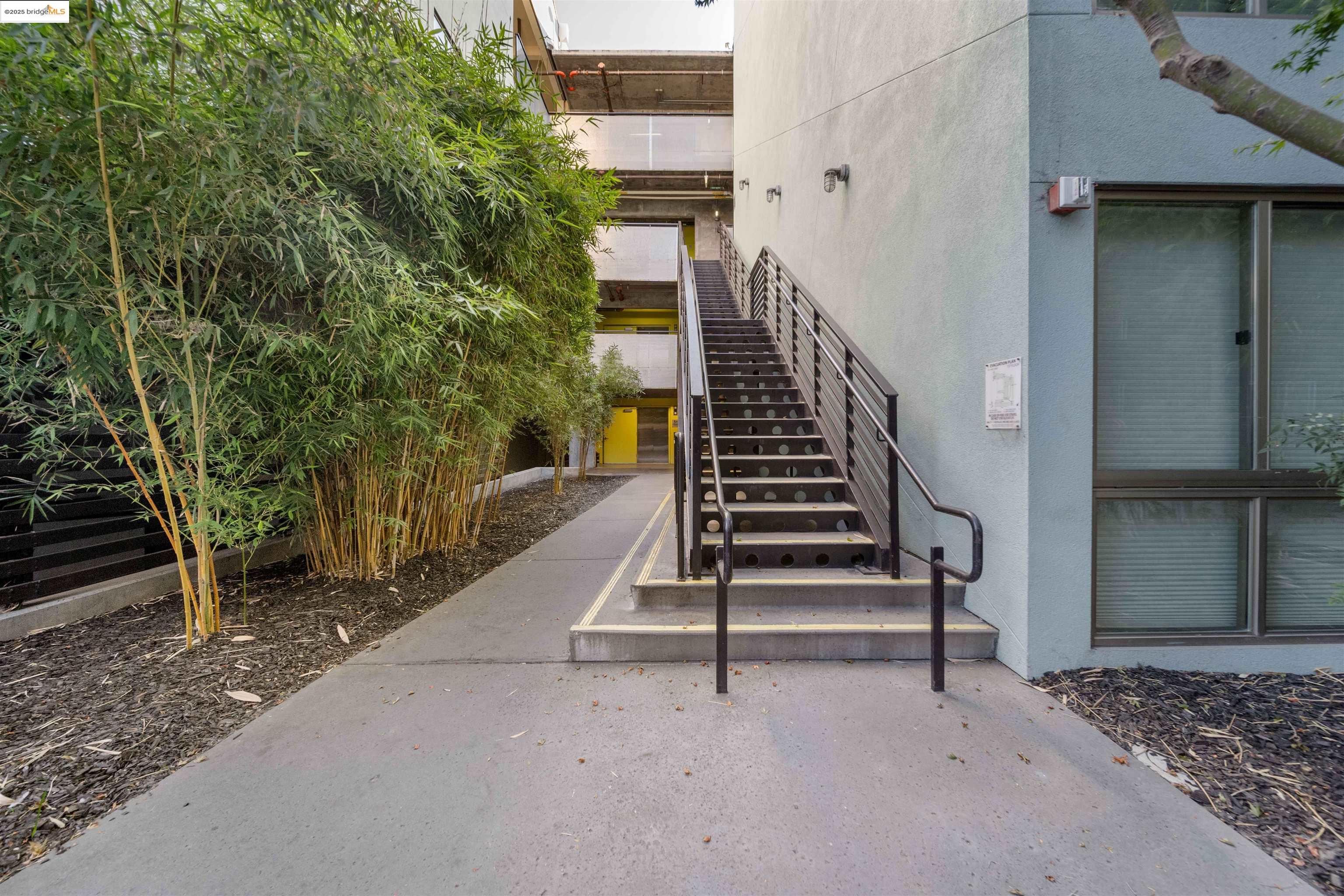 Detail Gallery Image 21 of 25 For 1201 Pine St #363,  Oakland,  CA 94607-1469 - 1 Beds | 1 Baths