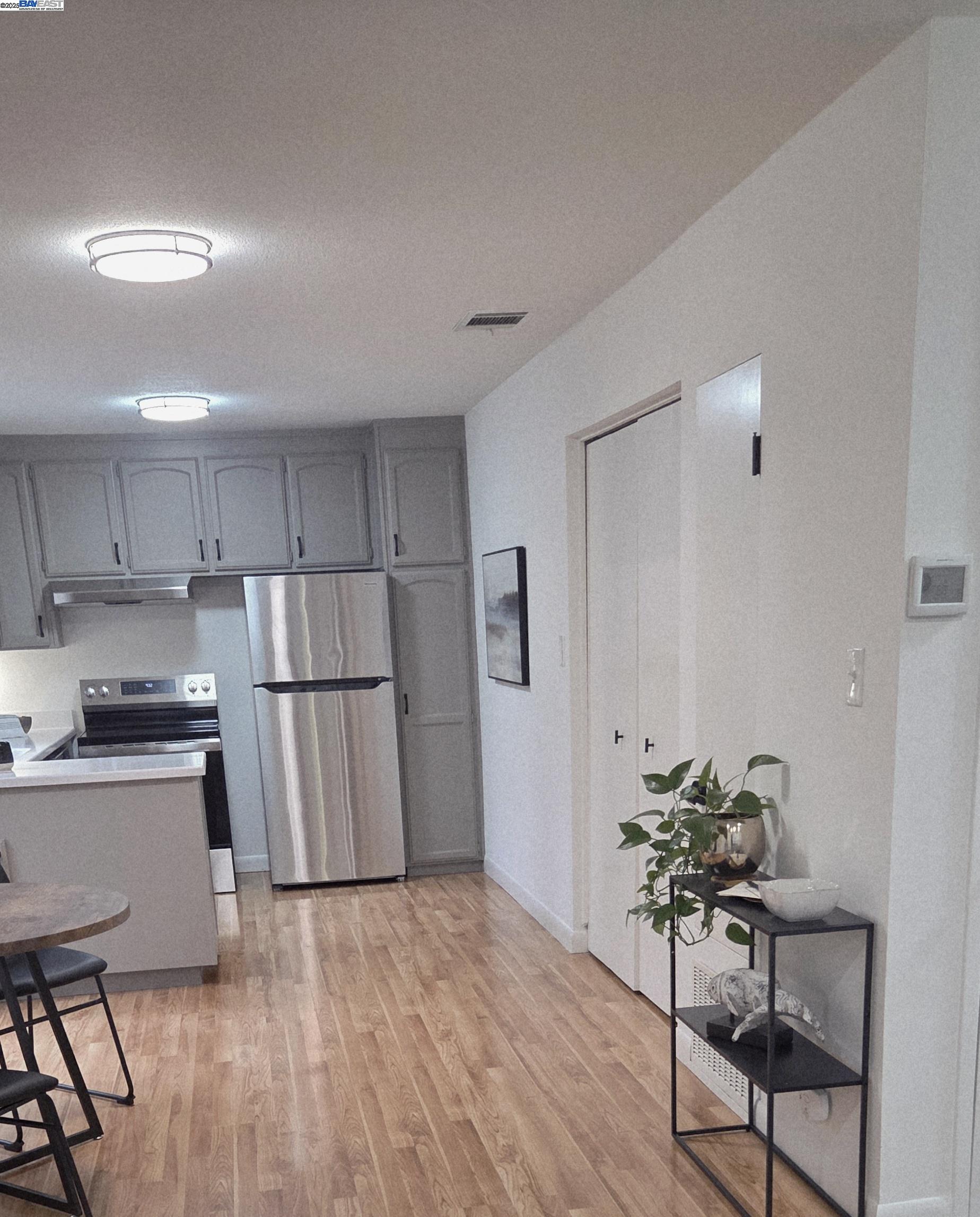 Detail Gallery Image 15 of 46 For 4119 Ravenwood Pl, Castro Valley,  CA 94546 - 2 Beds | 1 Baths