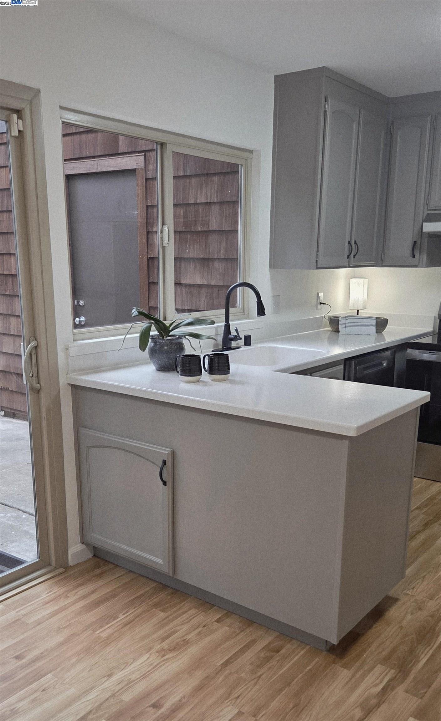 Detail Gallery Image 18 of 46 For 4119 Ravenwood Pl, Castro Valley,  CA 94546 - 2 Beds | 1 Baths