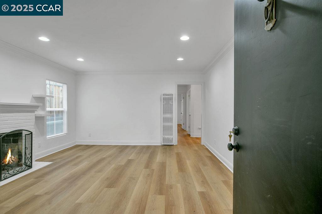 Detail Gallery Image 4 of 24 For 1830 Pine Street, Martinez,  CA 94553 - 3 Beds | 1 Baths