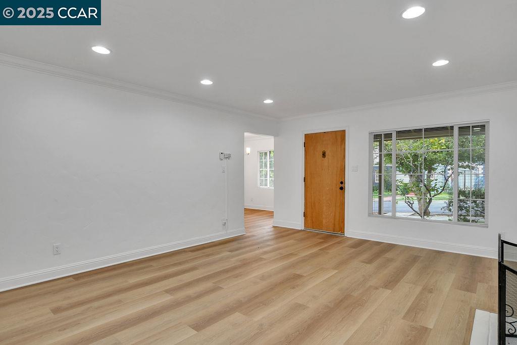 Detail Gallery Image 6 of 24 For 1830 Pine Street, Martinez,  CA 94553 - 3 Beds | 1 Baths