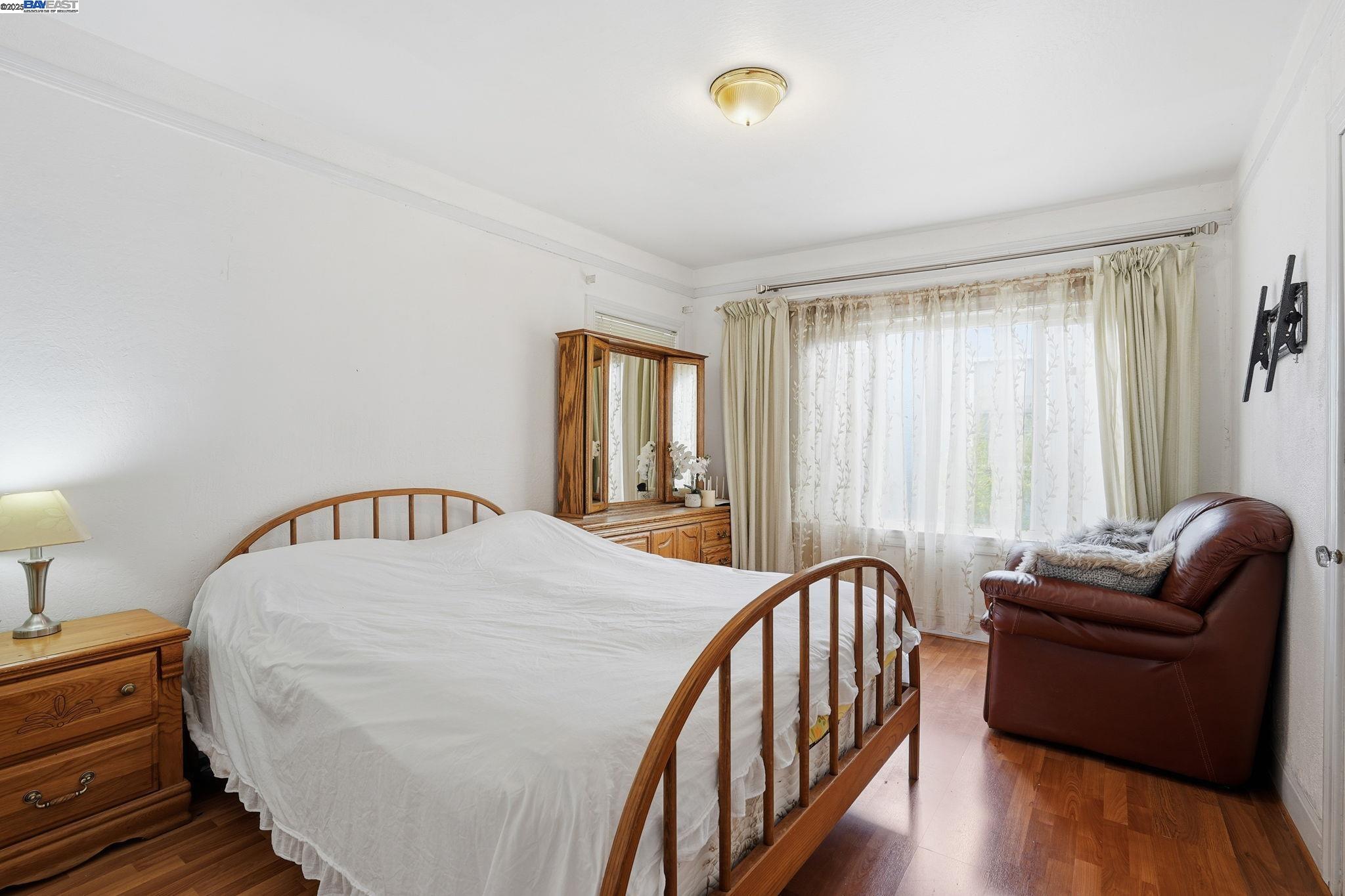 Detail Gallery Image 20 of 54 For 937 Helen Ave, San Leandro,  CA 94577 - 5 Beds | 3 Baths