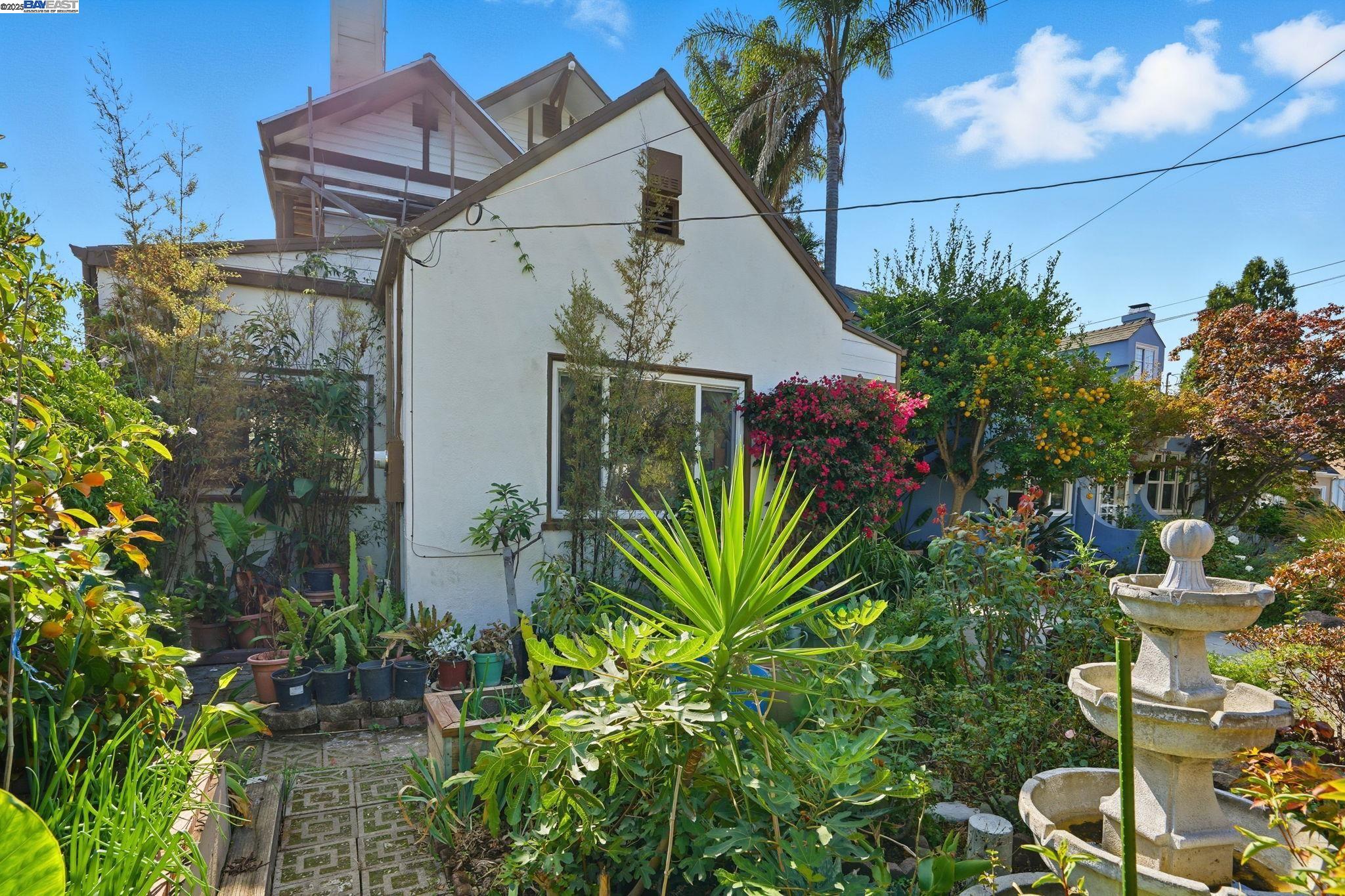 Detail Gallery Image 3 of 54 For 937 Helen Ave, San Leandro,  CA 94577 - 5 Beds | 3 Baths