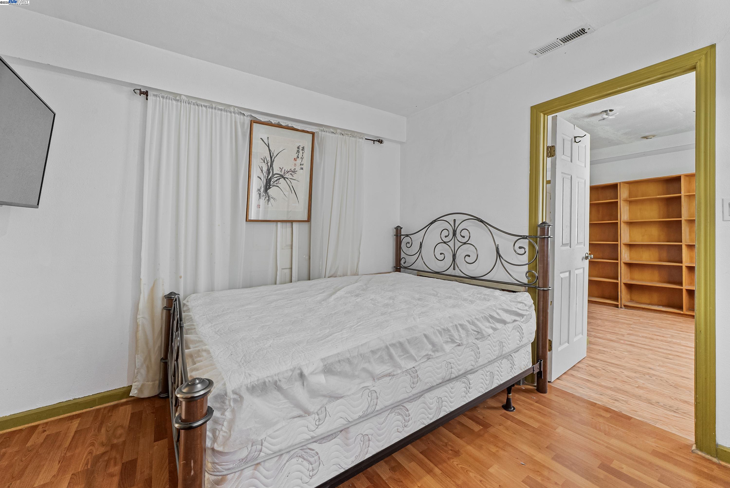 Detail Gallery Image 31 of 54 For 937 Helen Ave, San Leandro,  CA 94577 - 5 Beds | 3 Baths